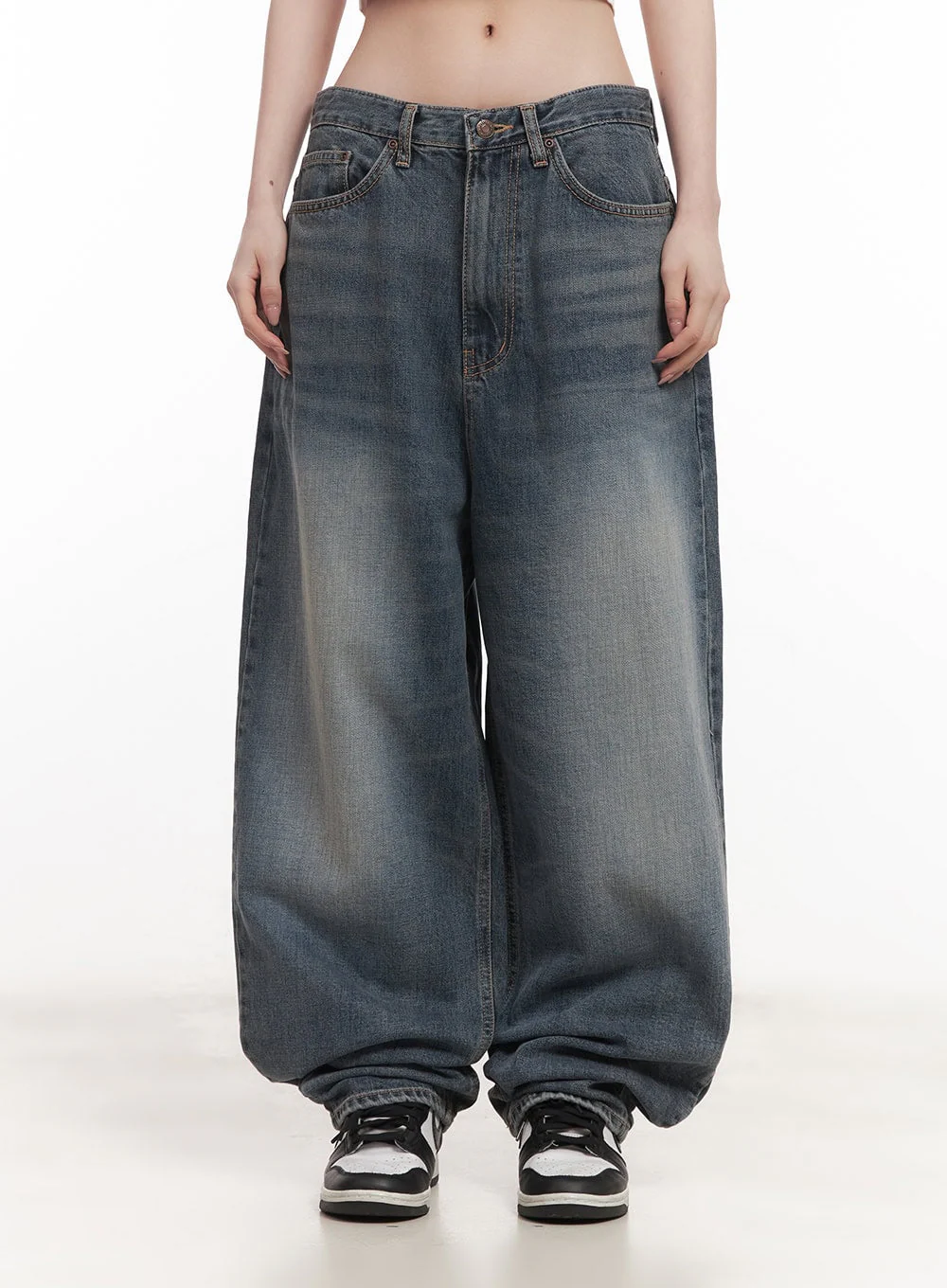 Abbie Washed Wide-Leg Jeans CM517 - Image 2