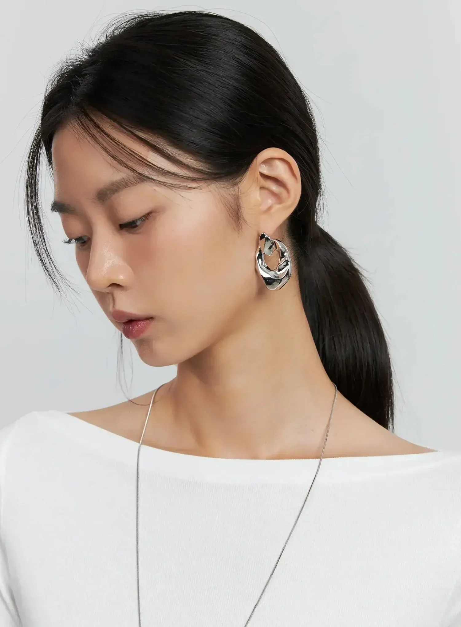 Abstract Wave Hoop Earrings IS515 - Image 3