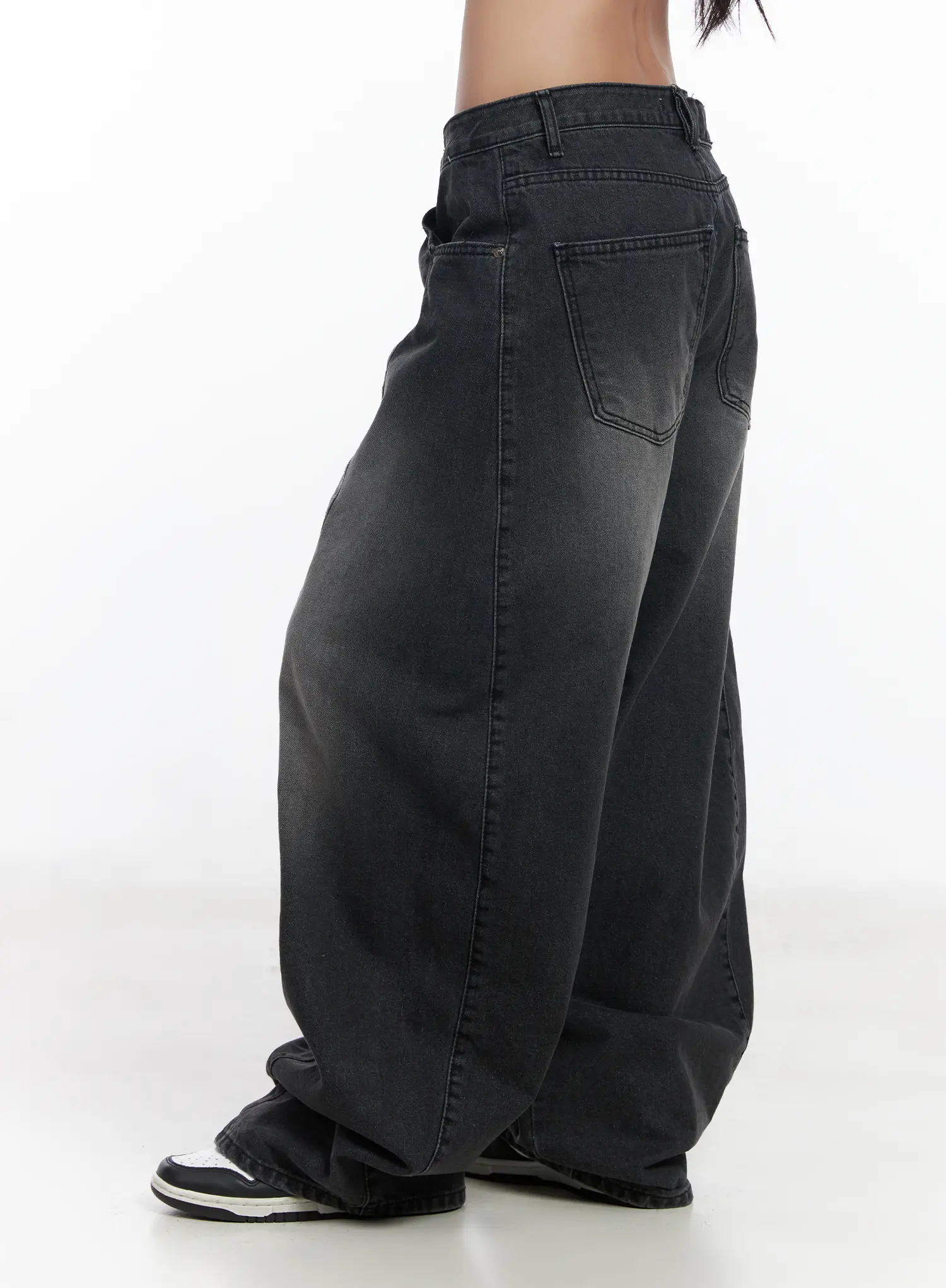 Alana Belt-Detail Baggy Jeans CJ530 - Image 5