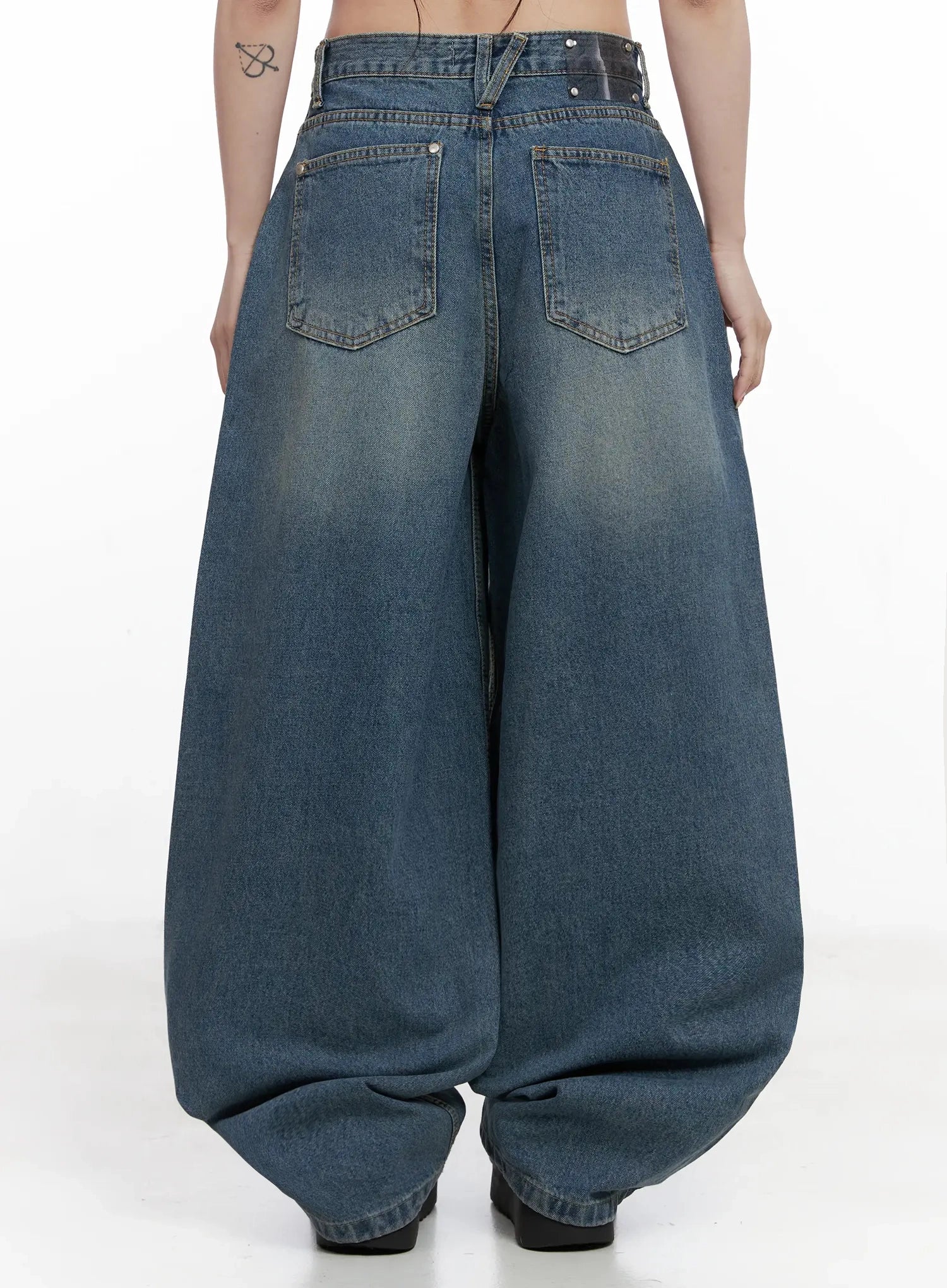 Alani Vintage Wash Wide-Leg Jeans IN525 - Image 10