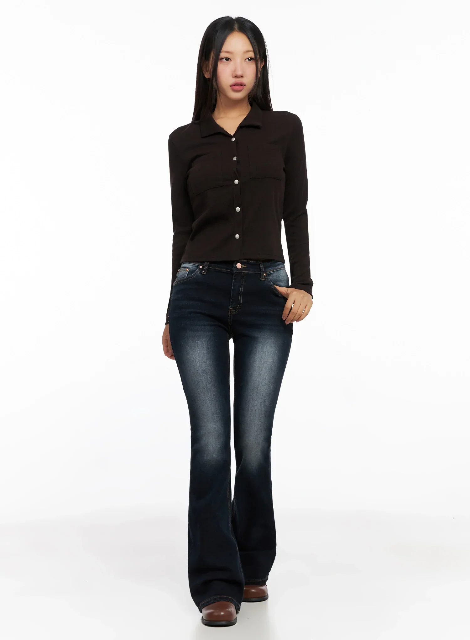 Aliyah Mid-Rise Flared Jeans IG528 - Image 5