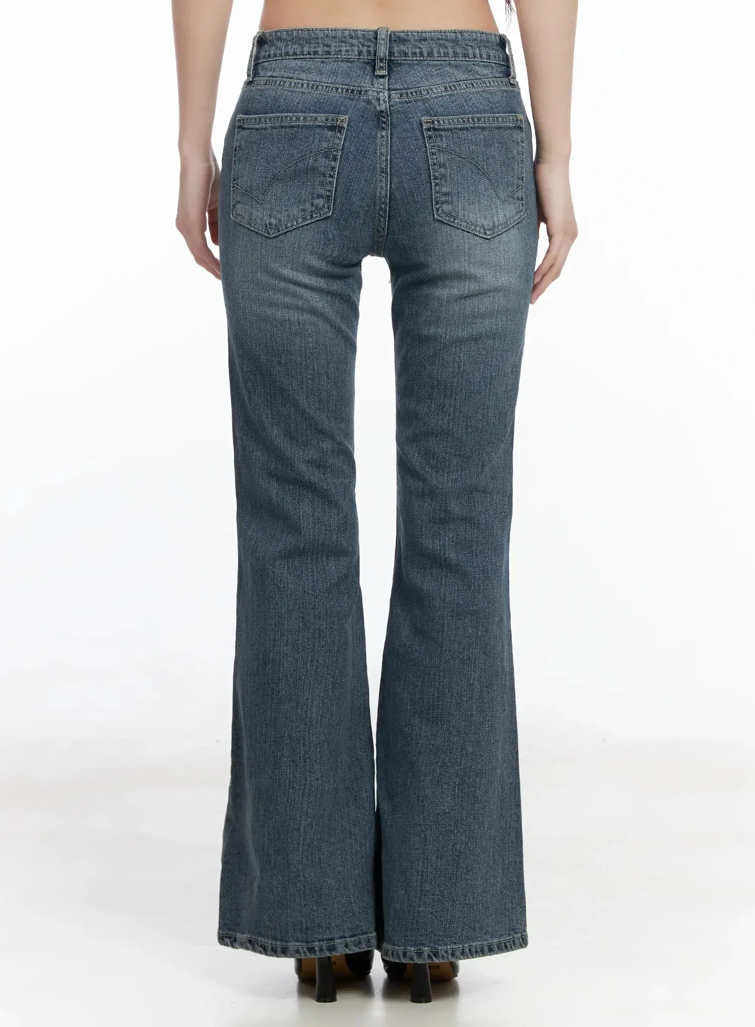 Amaris Low-Rise Bootcut Flared Jeans IM503 - Image 12