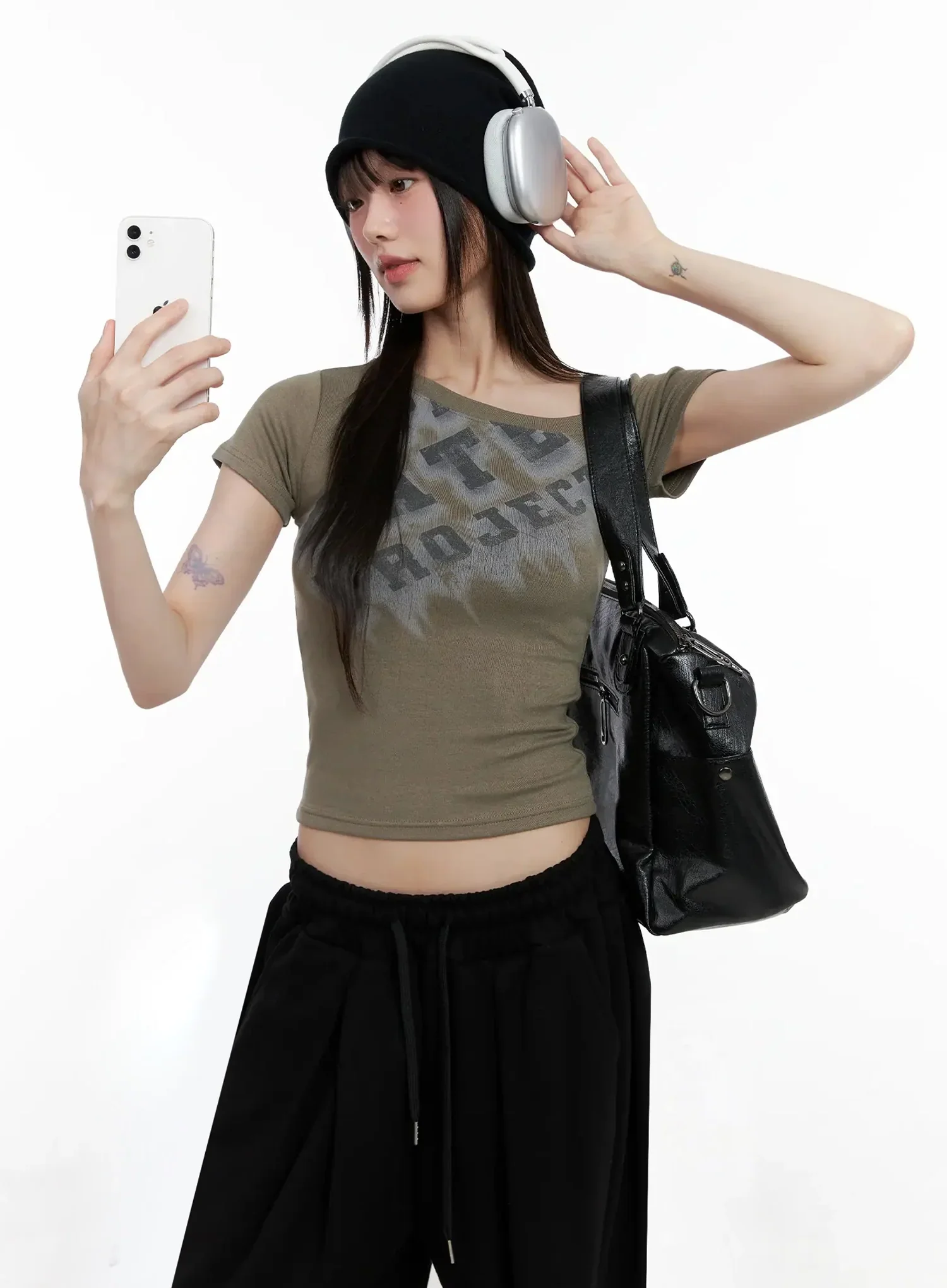 Asymmetric Off-Shoulder Graphic Top IL528 - Image 14