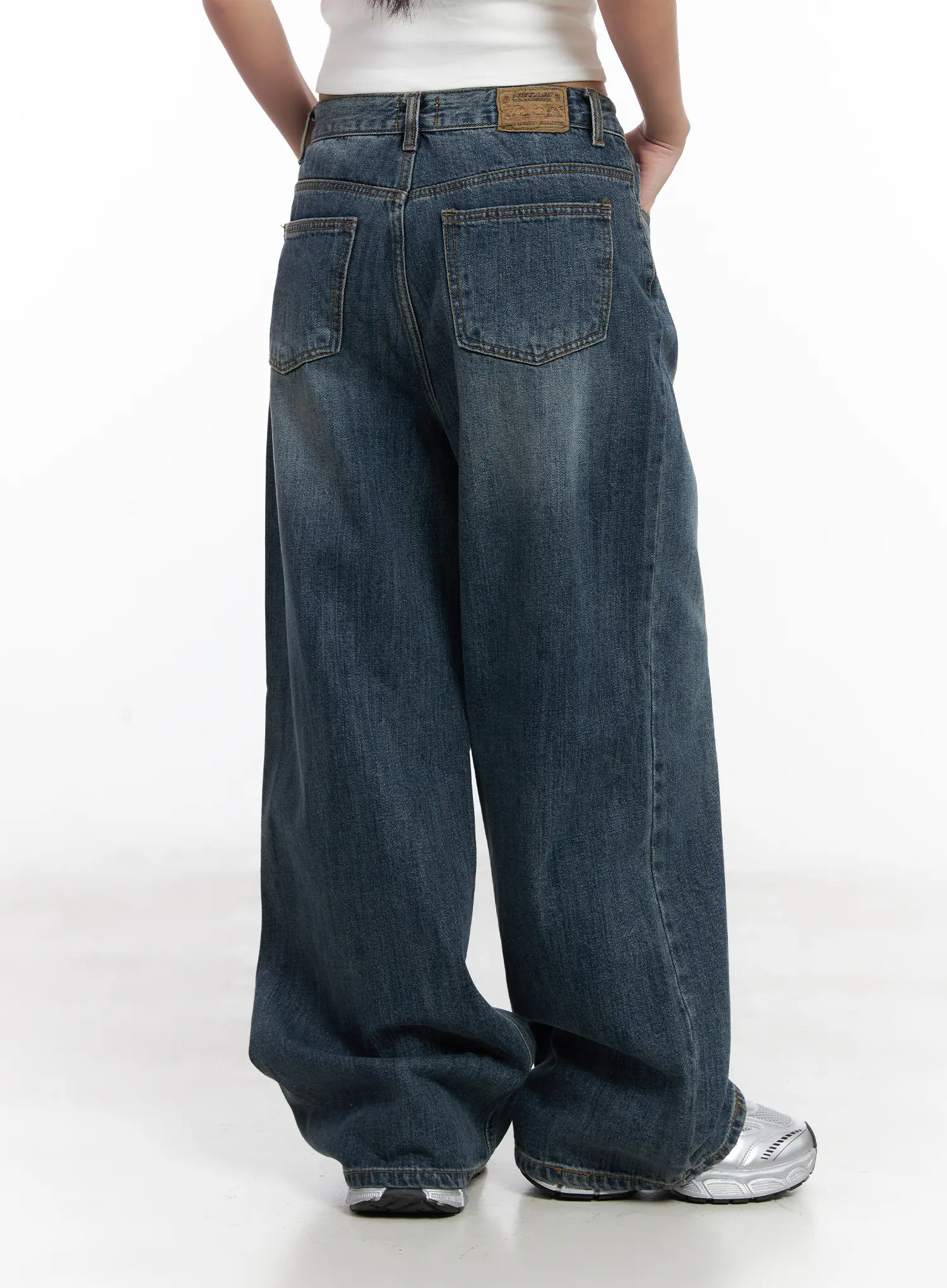 Aya Washed Baggy Jeans CN528 - Image 6