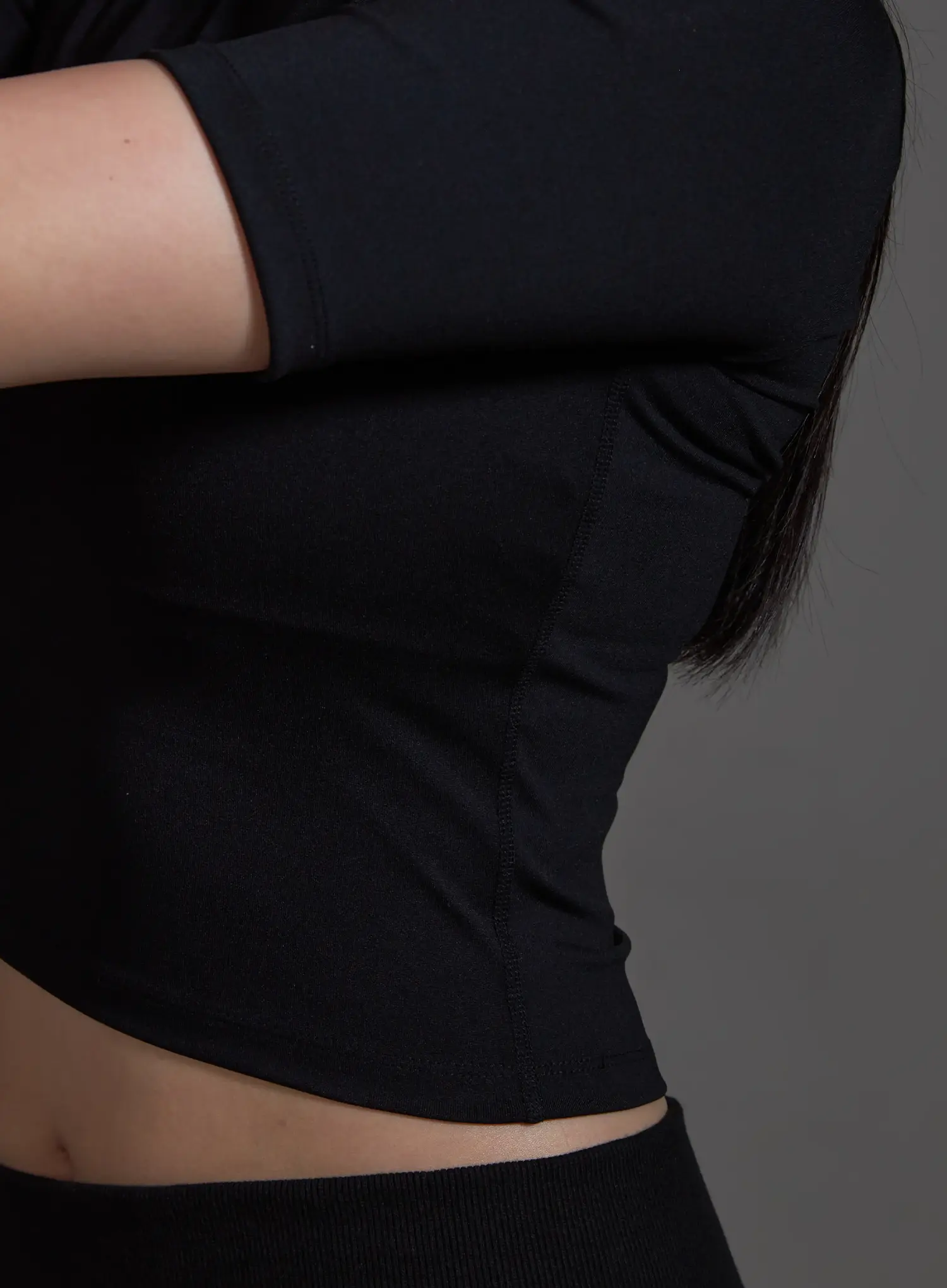 Basic Fitted Crop T-Shirt (Black) IO517 - Image 6