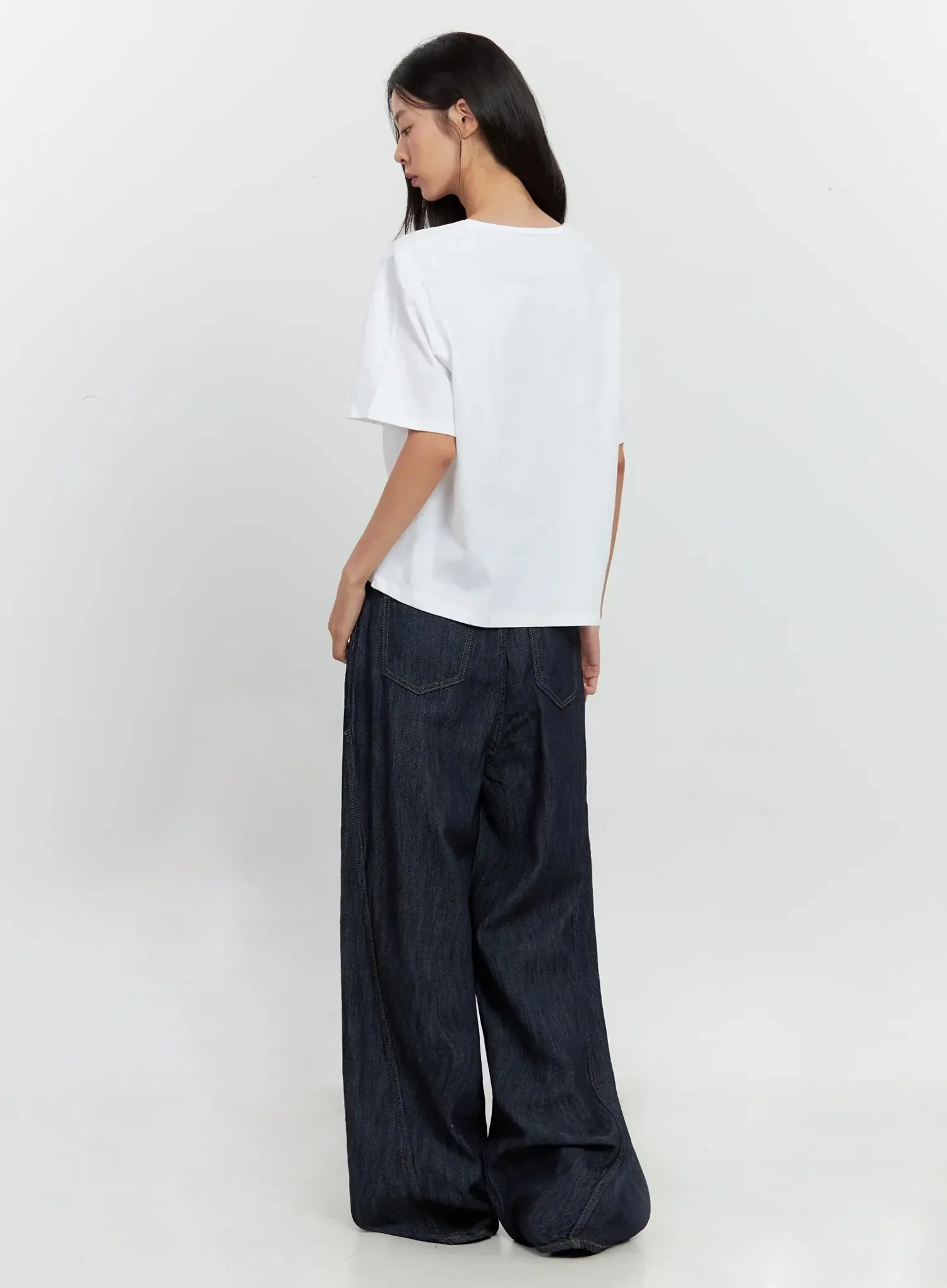 Basic U-Neck T-Shirt IL528 - Image 15