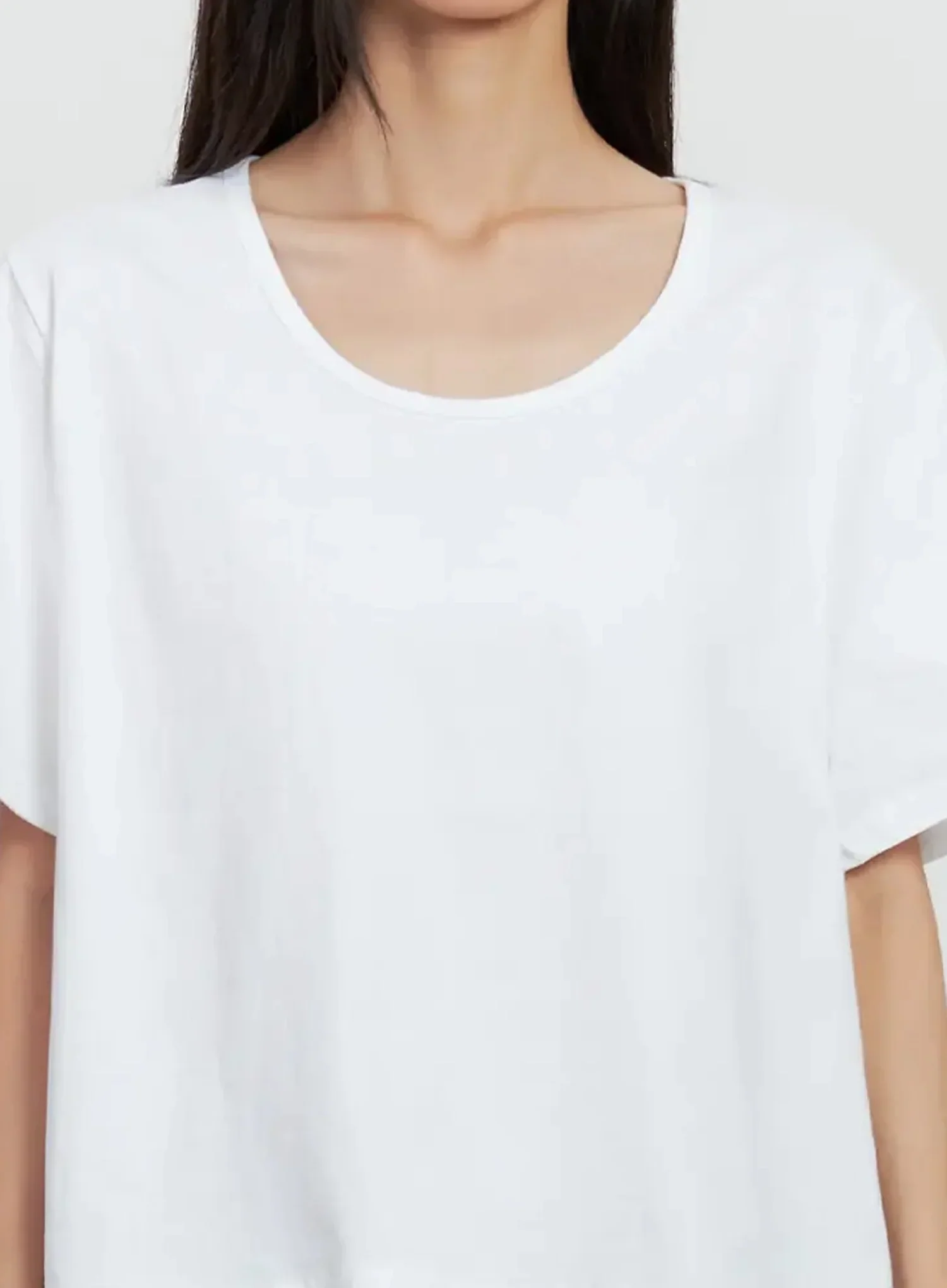 Basic U-Neck T-Shirt IL528 - Image 4