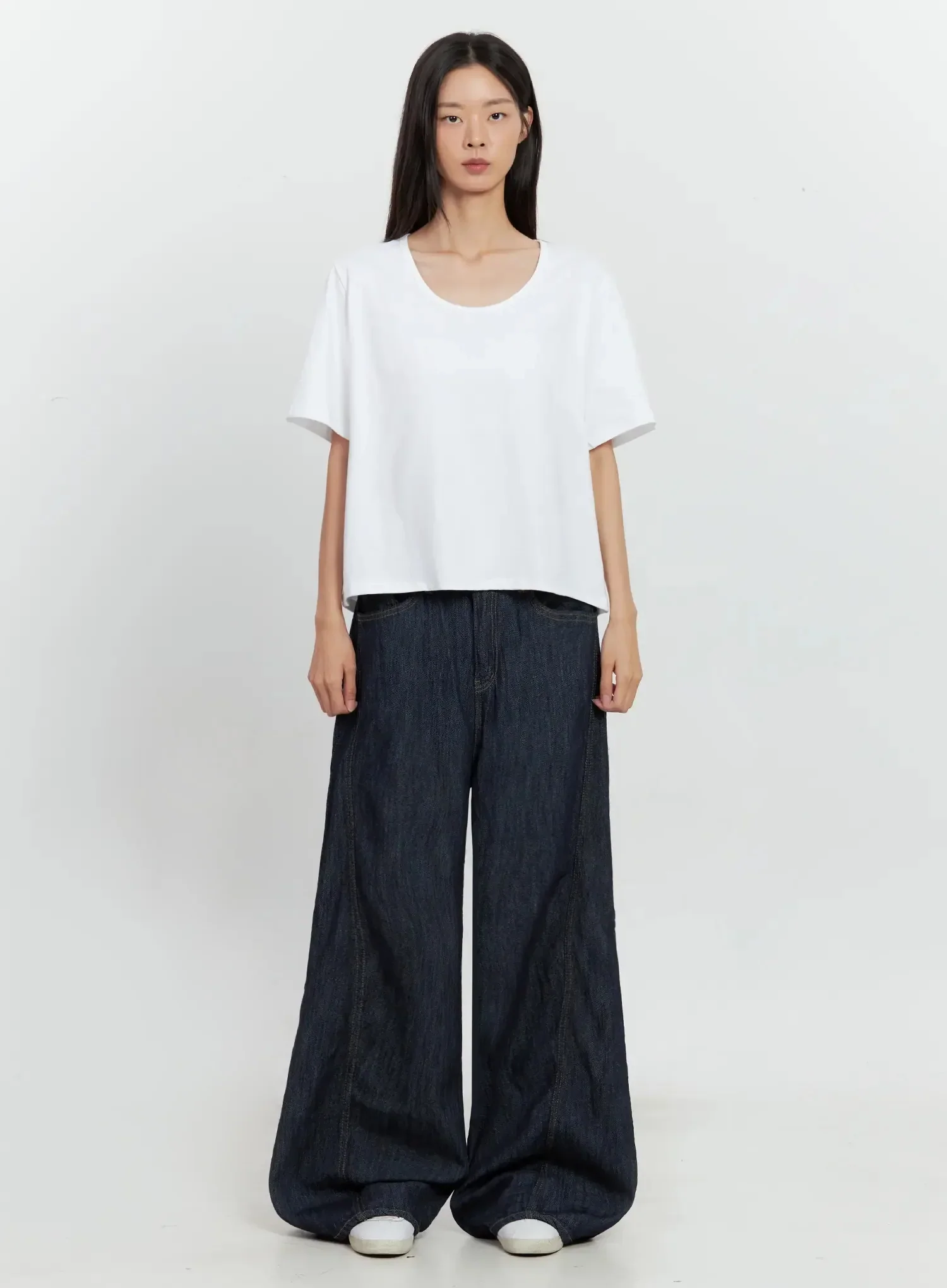 Basic U-Neck T-Shirt IL528 - Image 5