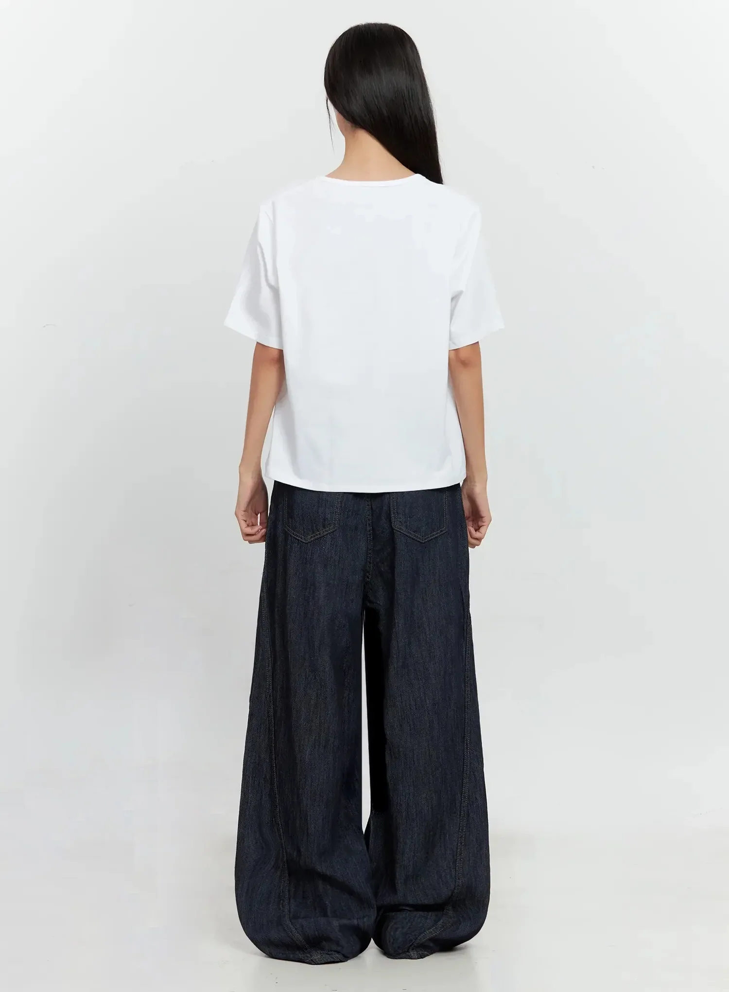 Basic U-Neck T-Shirt IL528 - Image 8
