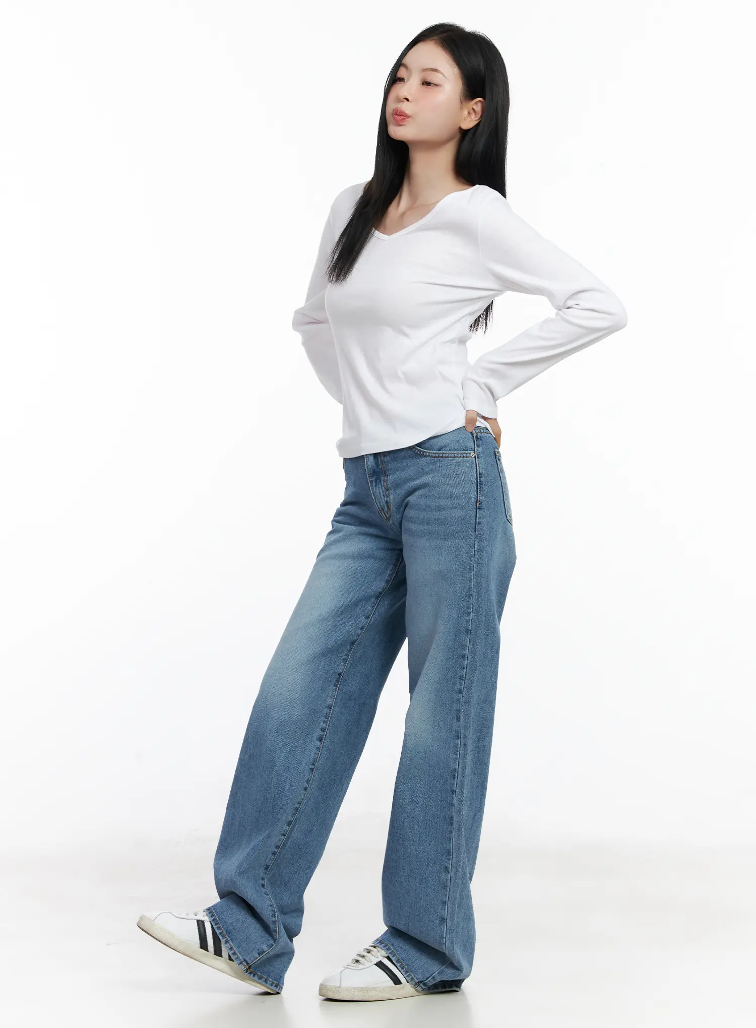 Basic V-Neck Long Sleeve Tee CJ519 - Image 3