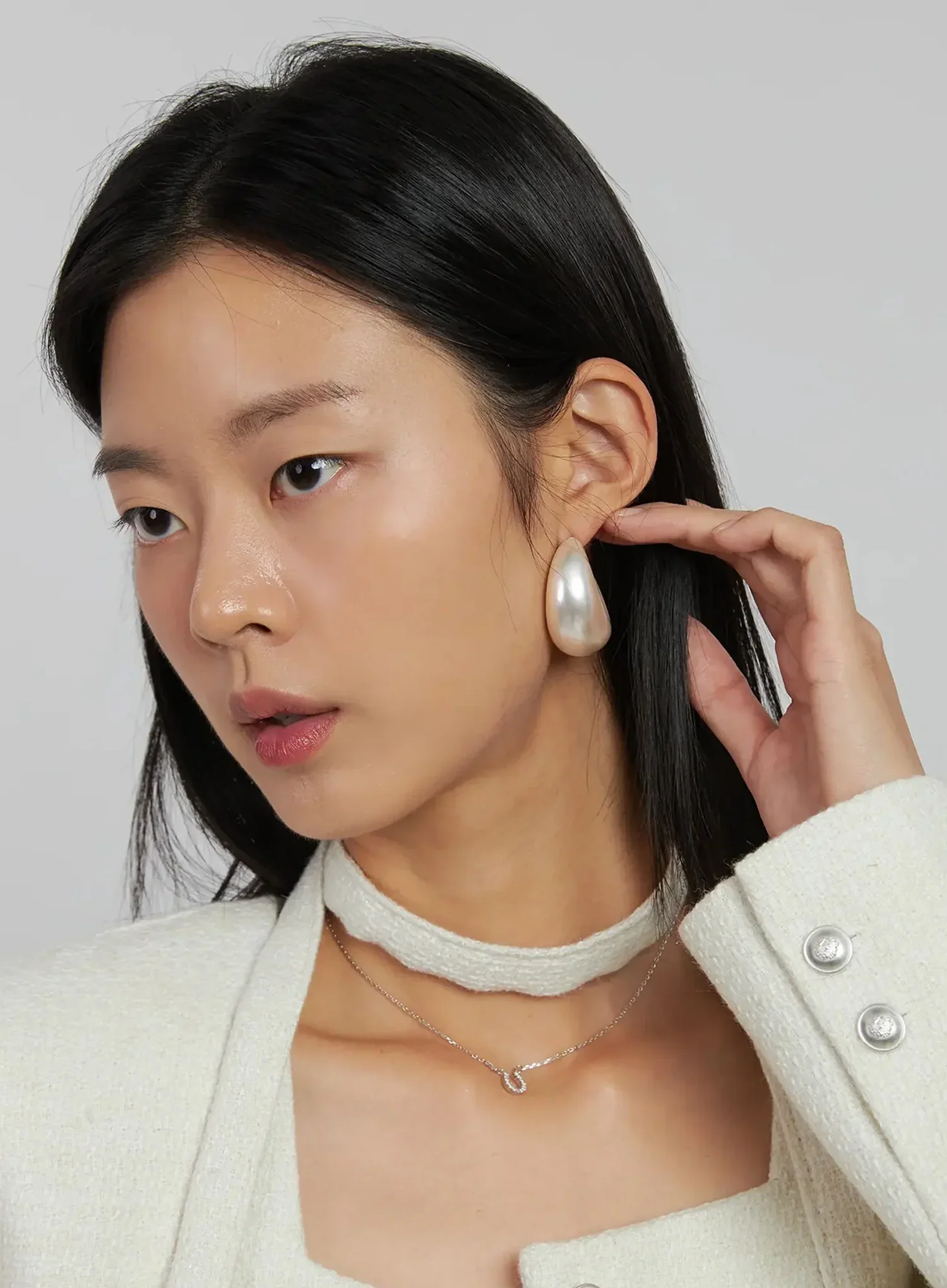 Bold Pearl Earrings IJ508 - Image 2