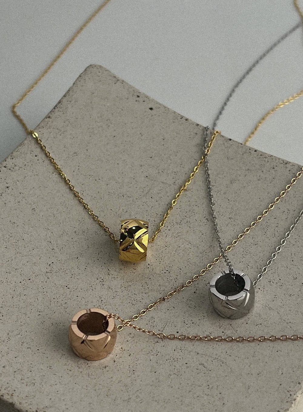 Bold Ring Necklace IL405 - Image 4
