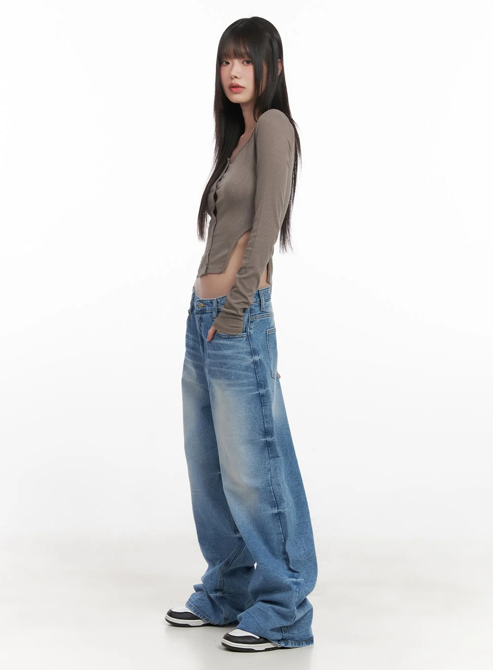 Buttoned Long-Sleeve Crop Top CJ524 - Image 4