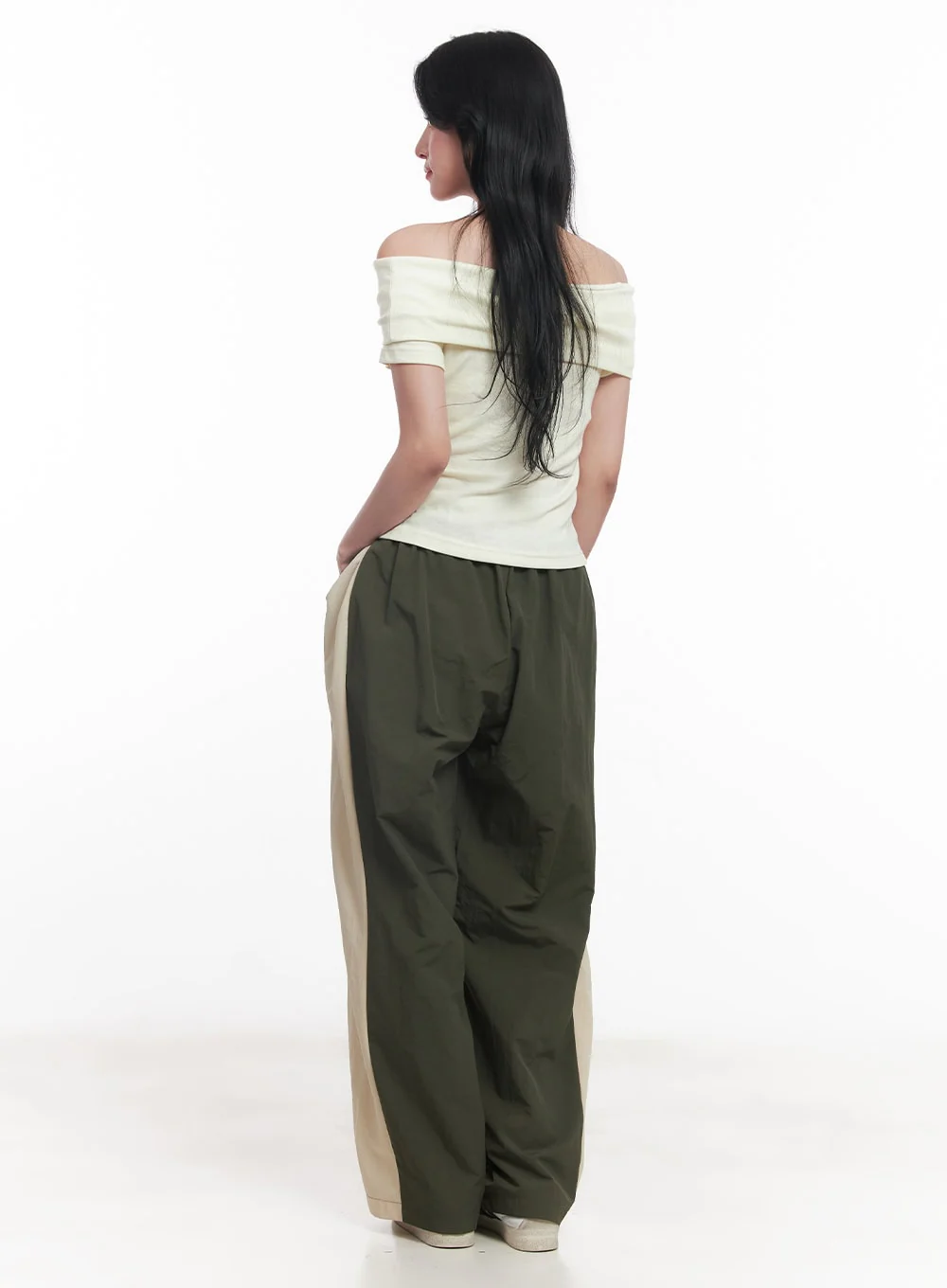 Buttoned Slit Off-Shoulder Crop Top CY526 - Image 5