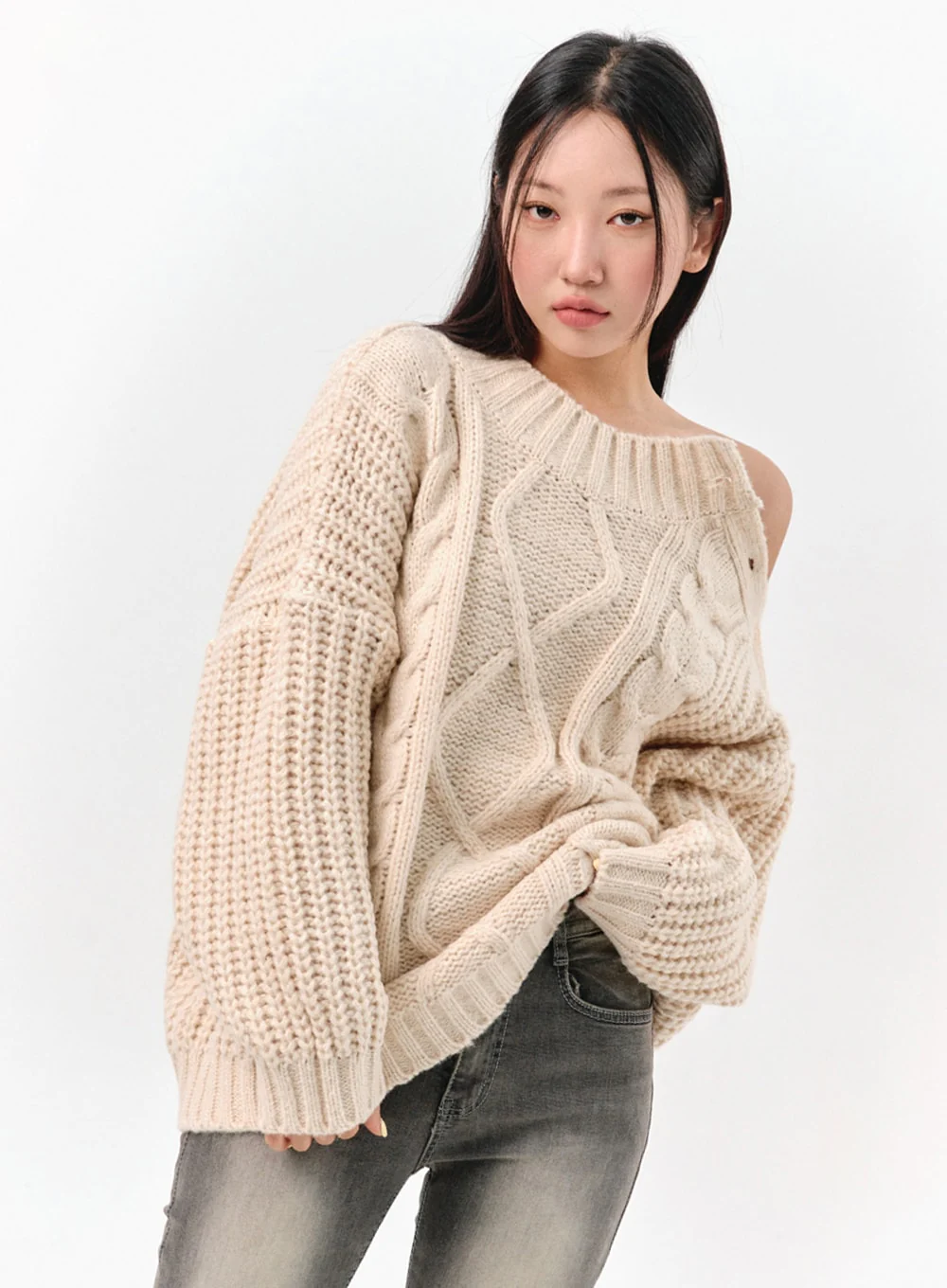 Cable Knit Buttoned Sweater IS301 - Image 9