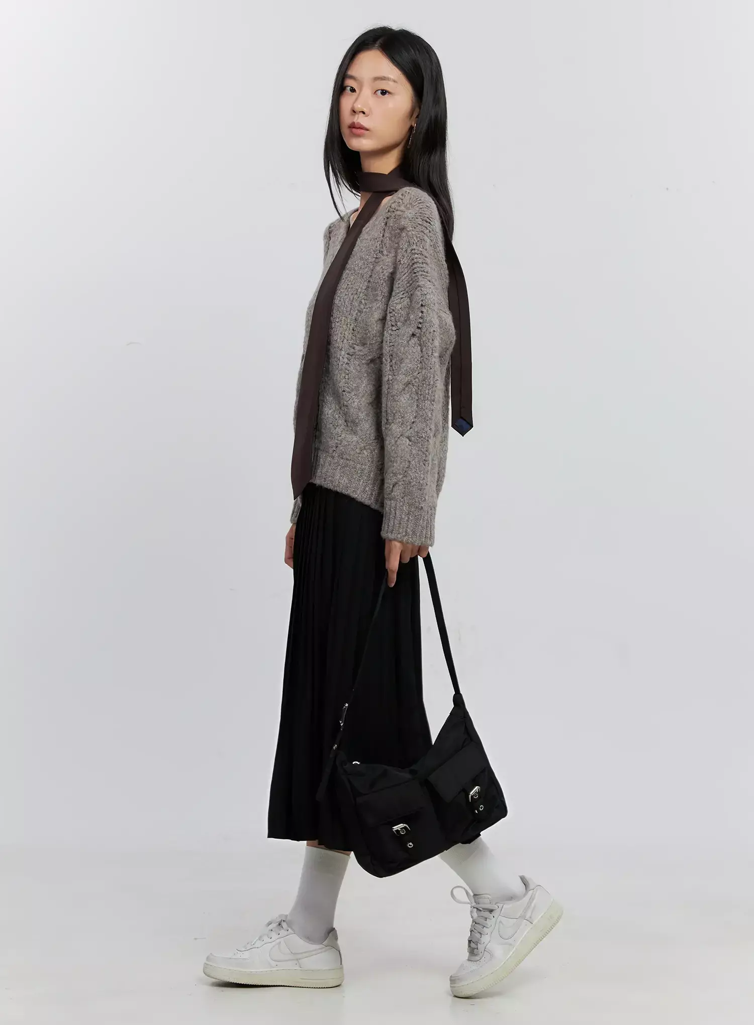 Cable-Knit V-Neck Sweater IS516 - Image 19