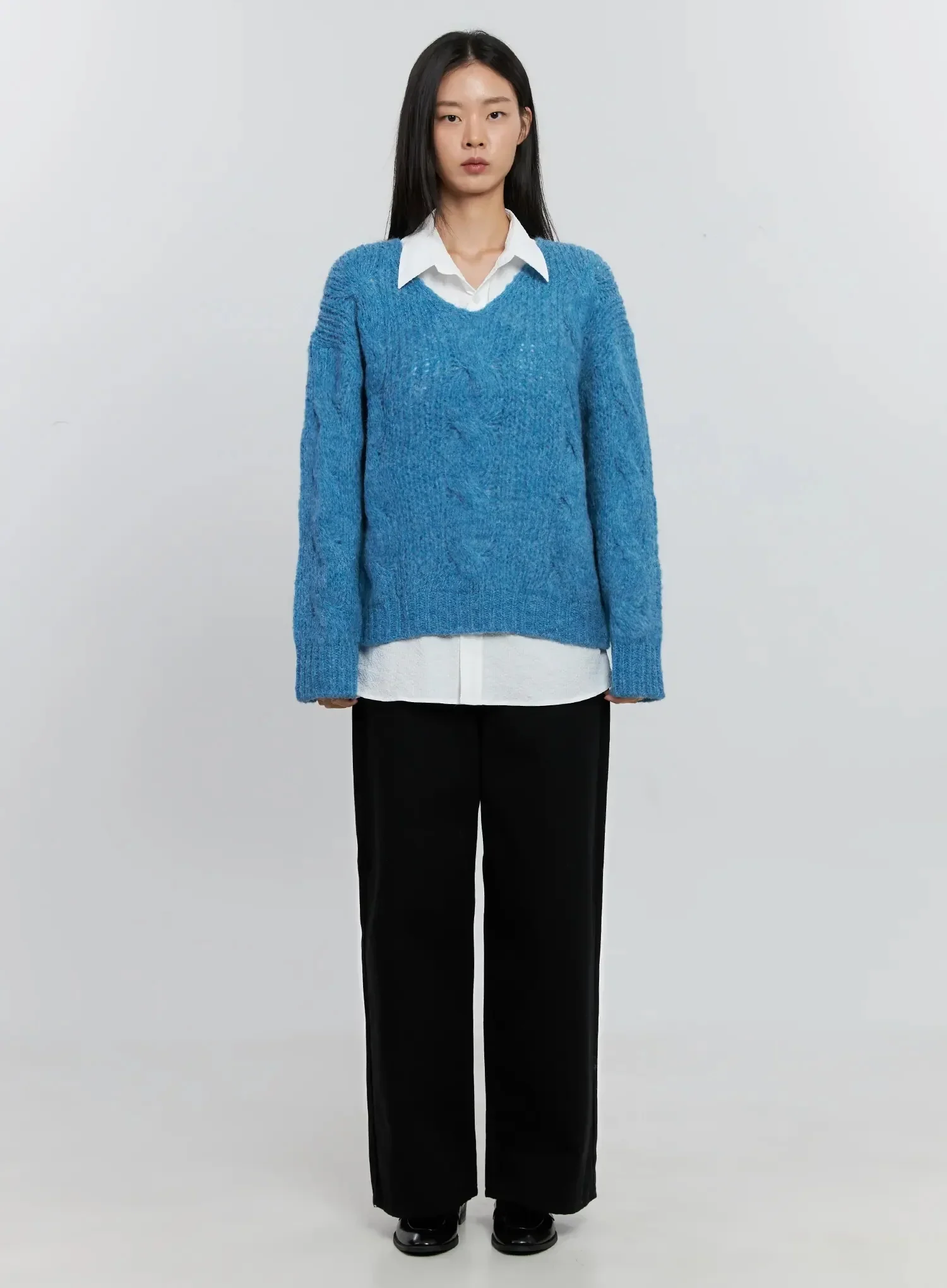Cable-Knit V-Neck Sweater IS516 - Image 5