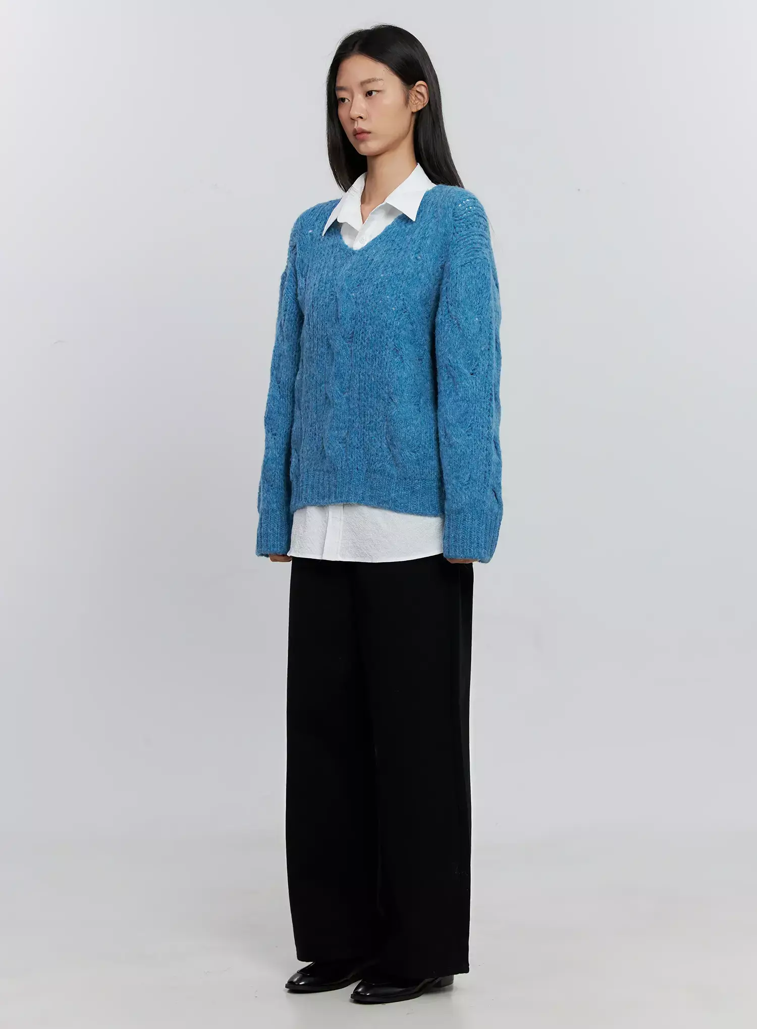 Cable-Knit V-Neck Sweater IS516 - Image 6