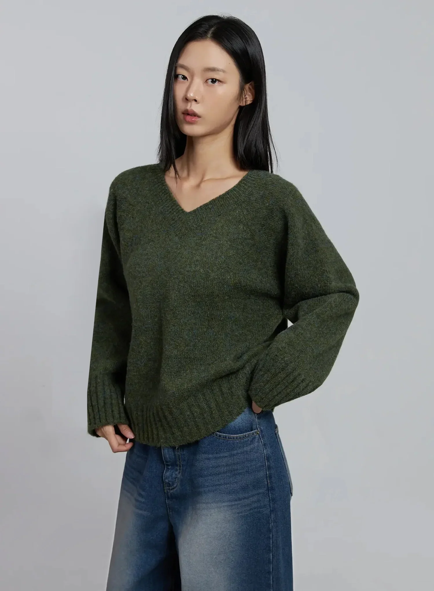 Casual Loose-Fit V-Neck Sweater IM520 - Image 14