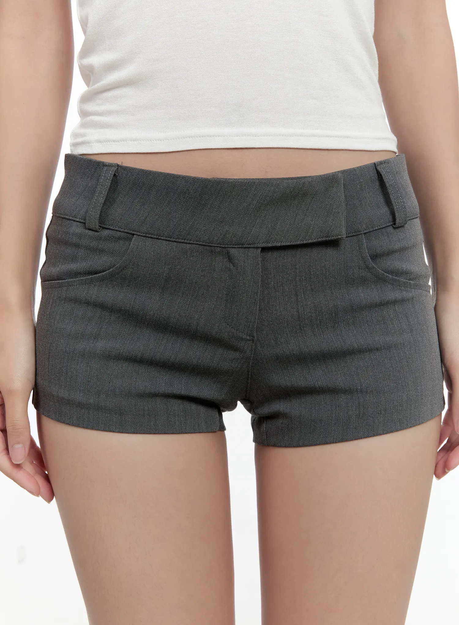 Chic Low-Rise Shorts CG501 - Image 4