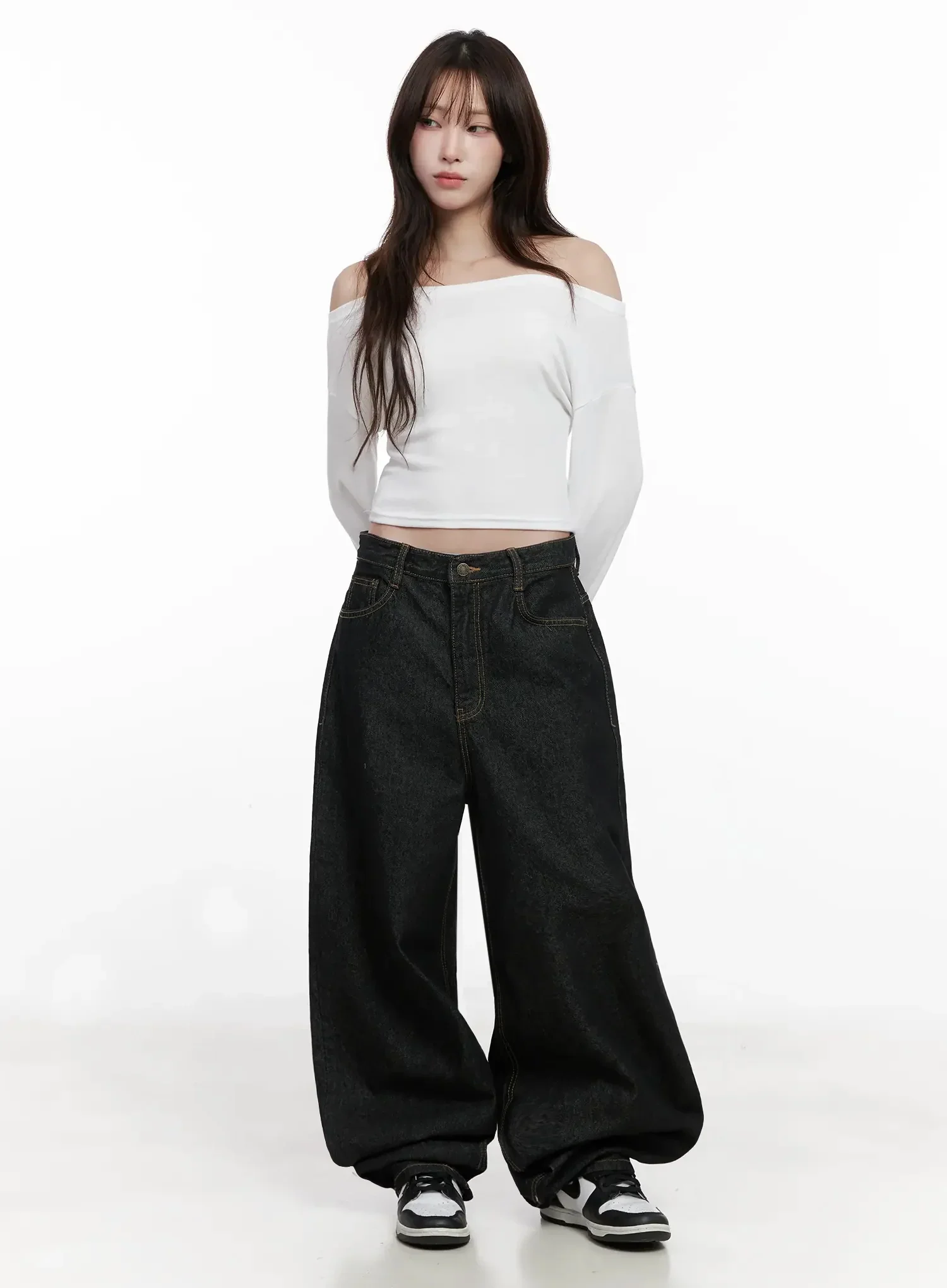 Chic Off-Shoulder Cropped Tee IN514 - Image 5