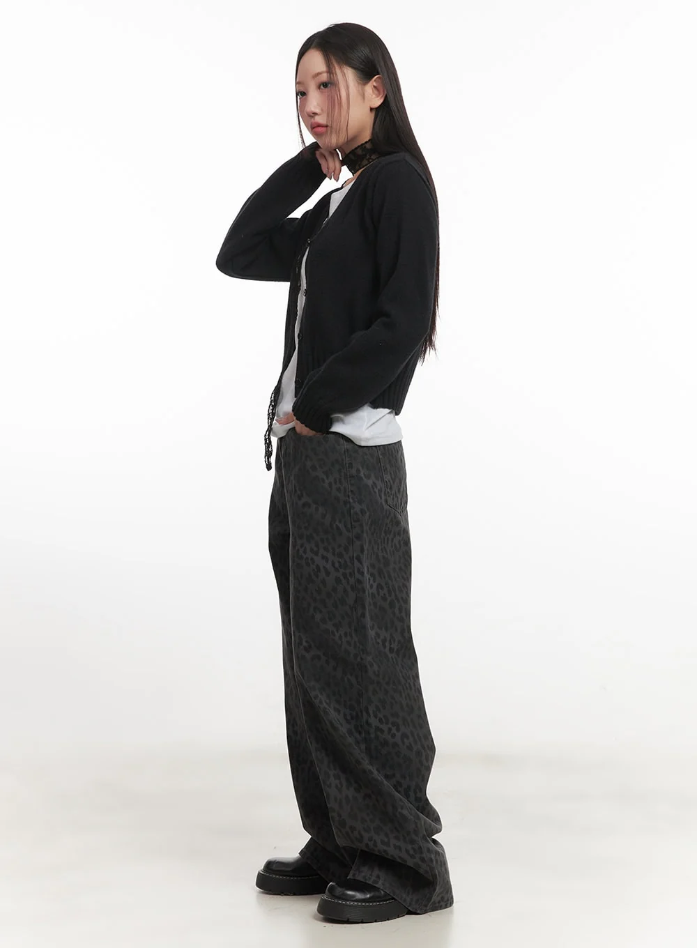 Classic Button V-Neck Cardigan CF524 - Image 3