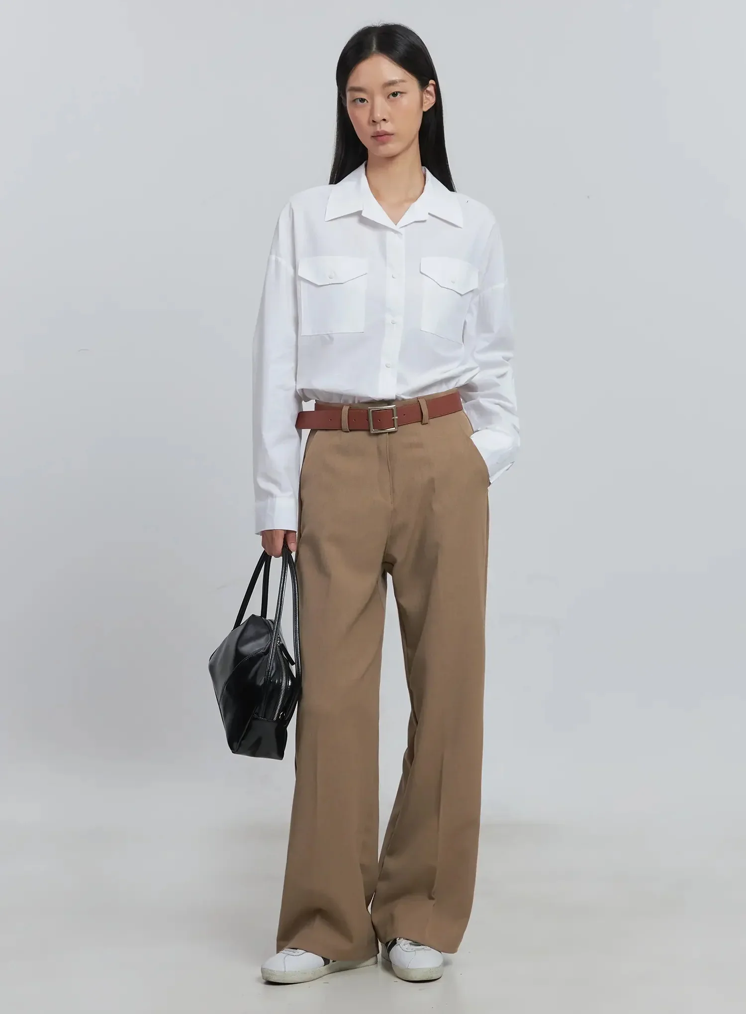 Classic Wide-Fit Slacks (Beige) IU512