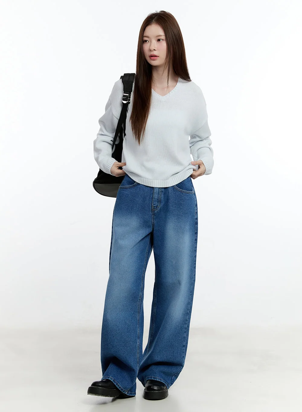 Cozy Relaxed-Fit V-Neck Sweater CM521