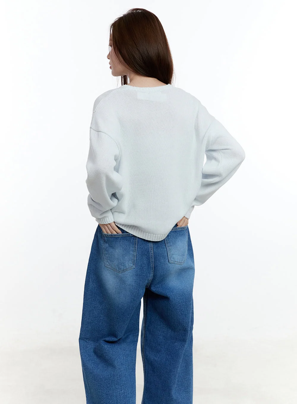 Cozy Relaxed-Fit V-Neck Sweater CM521 - Image 4