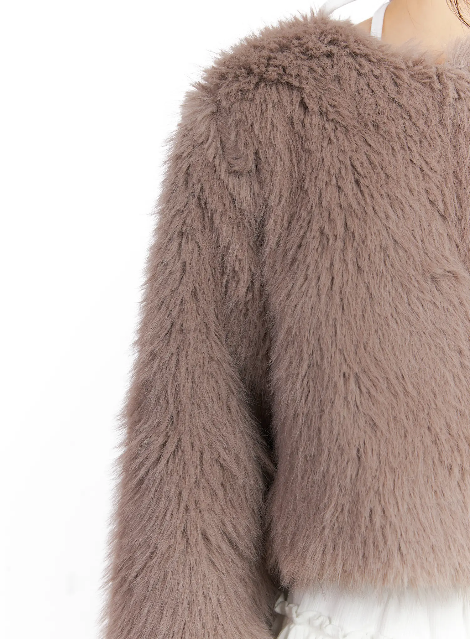 Cropped Faux Fur Jacket CN520 - Image 9
