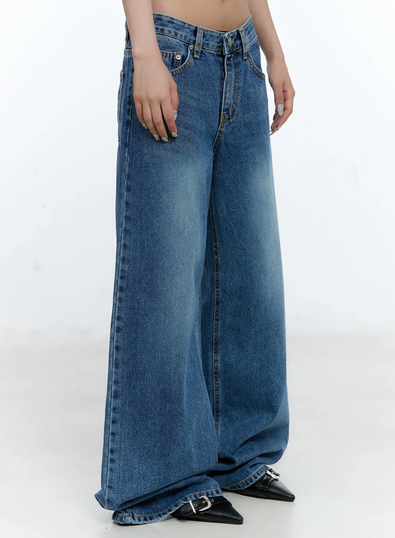 Dahye Washed Relaxed-Fit Denim Jeans CL530 - Image 10