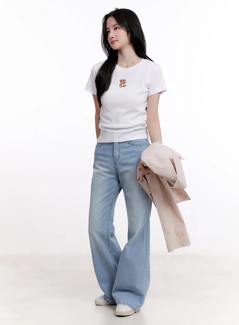 Daniella Relaxed-Fit Flared Jeans CM526 - Image 2