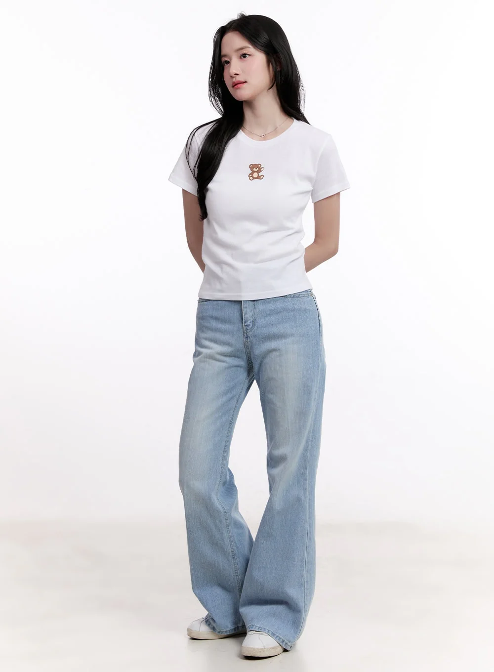 Daniella Relaxed-Fit Flared Jeans CM526 - Image 4