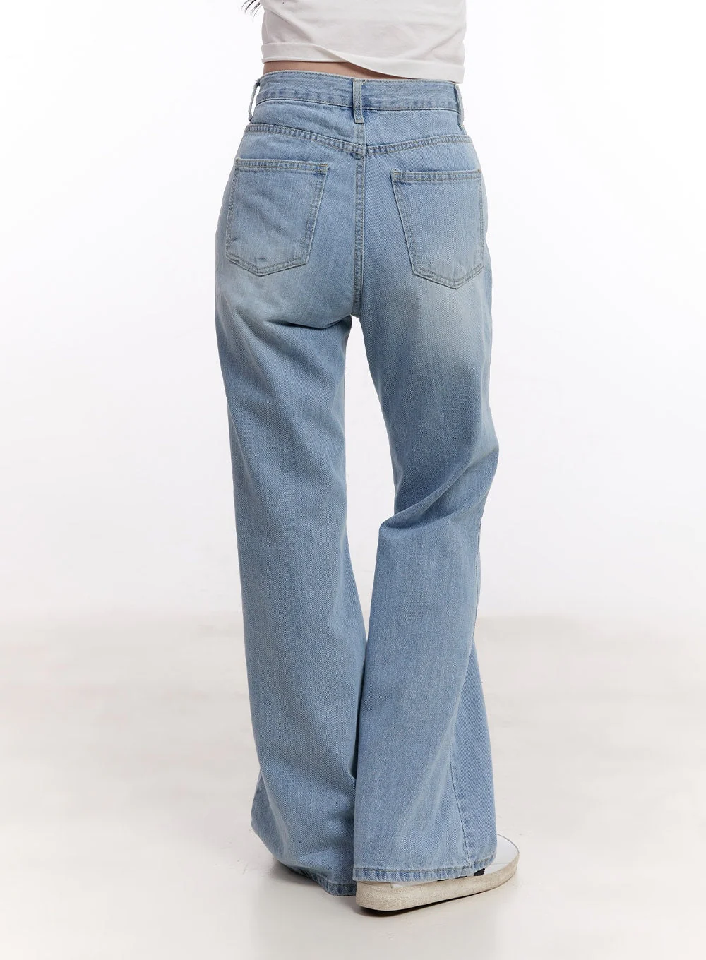 Daniella Relaxed-Fit Flared Jeans CM526 - Image 7