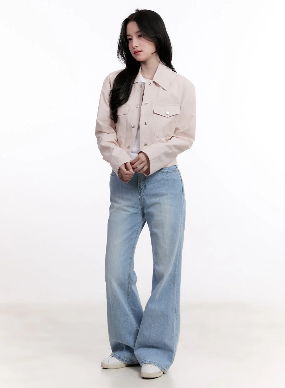 Daniella Relaxed-Fit Flared Jeans CM526 - Image 9