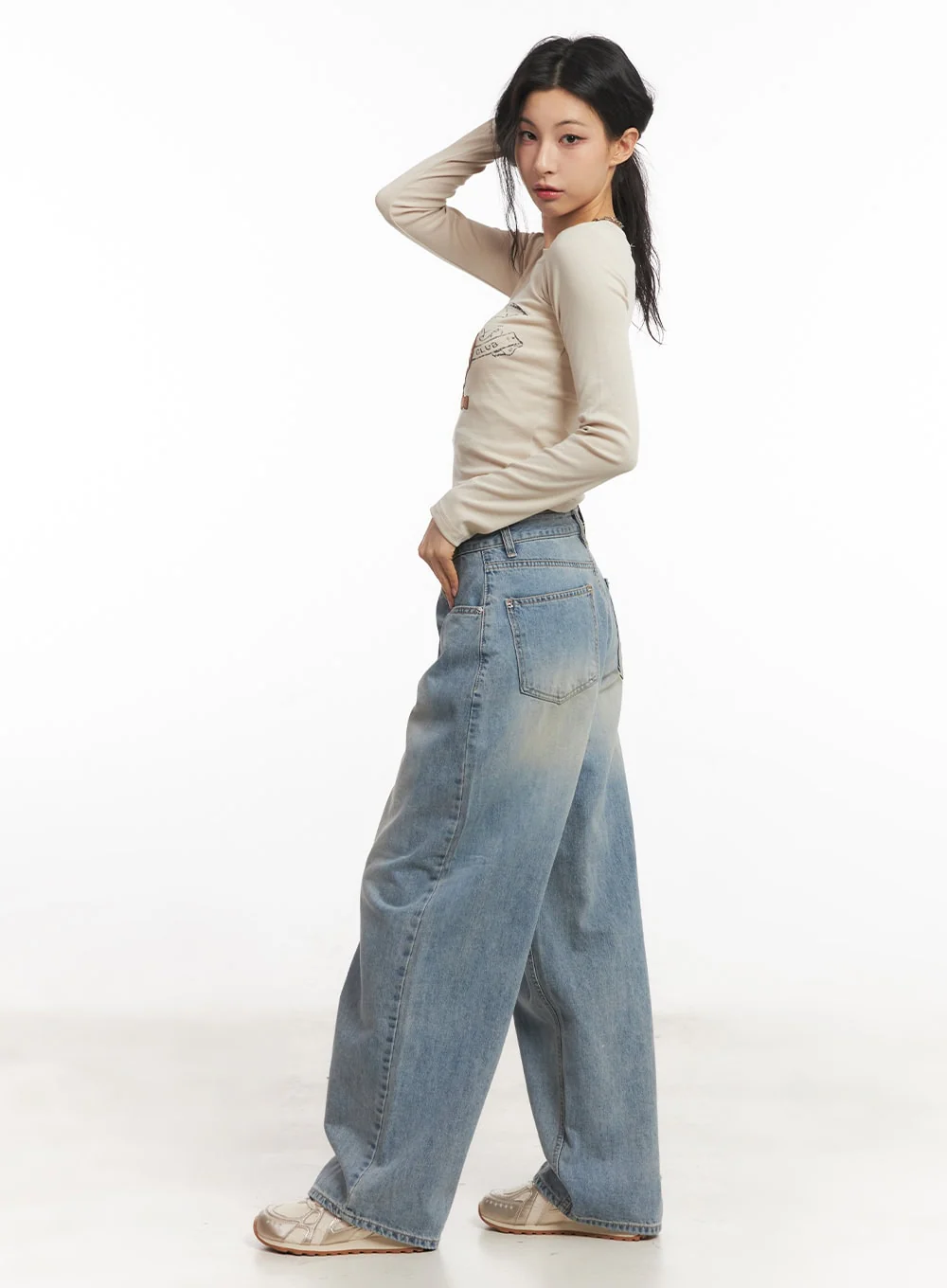Devyn Wide-Leg Jeans CA503 - Image 5