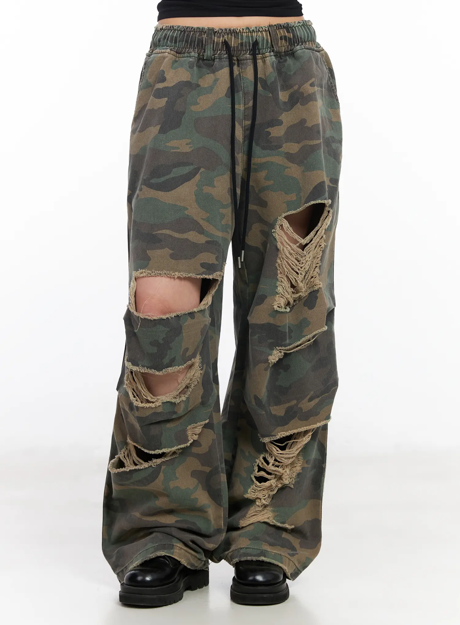 Distressed Wide-Leg Camo Pants CF527 - Image 2