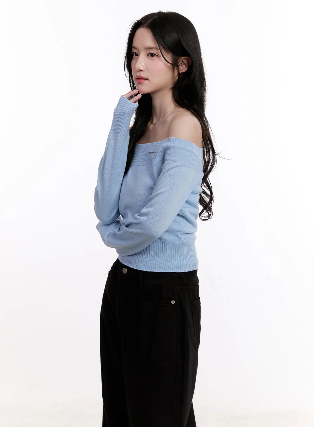 Elegant Off-Shoulder Crop Sweater CM527 - Image 3
