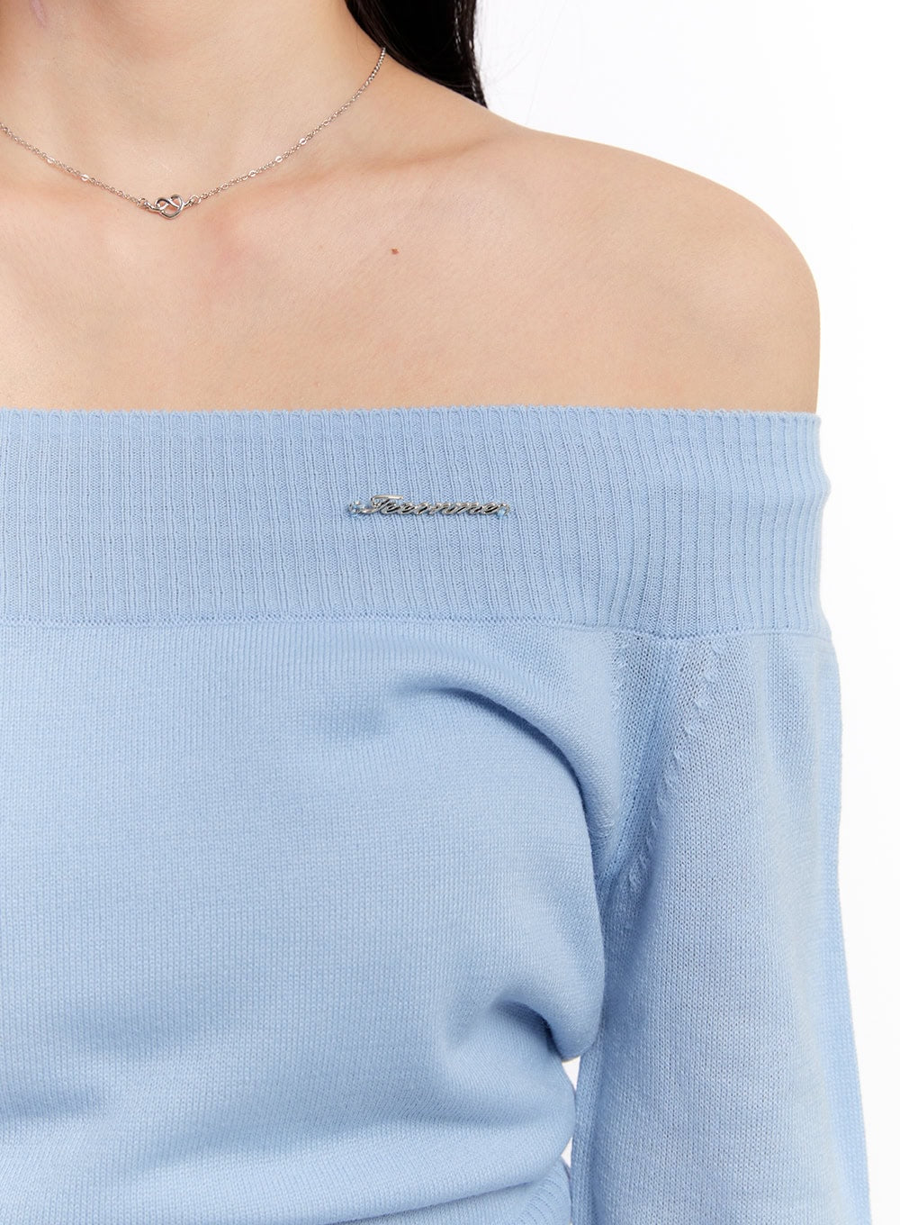 Elegant Off-Shoulder Crop Sweater CM527 - Image 4