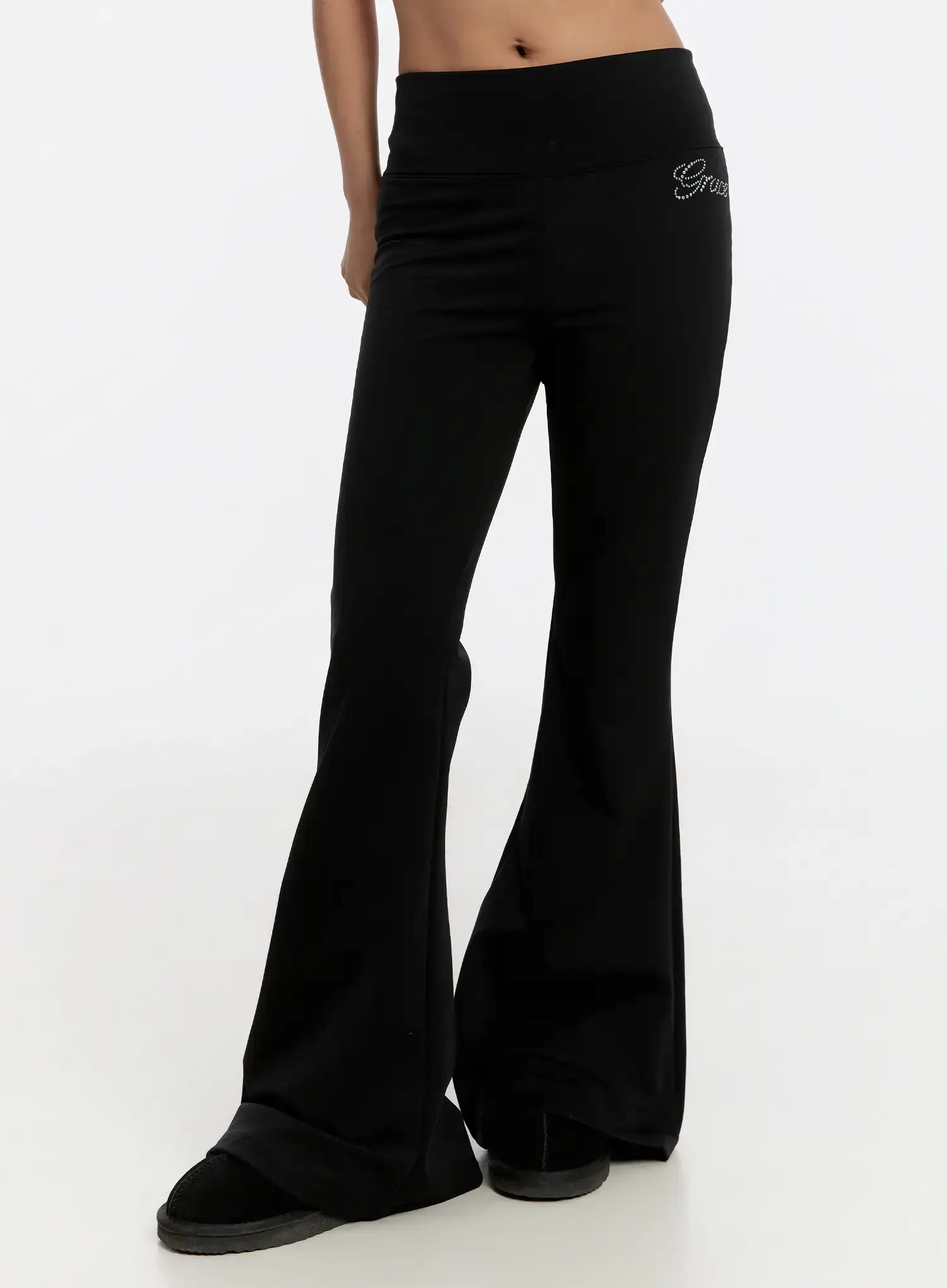 Embroidered Lettering Flare Sweatpants CN527 - Image 2