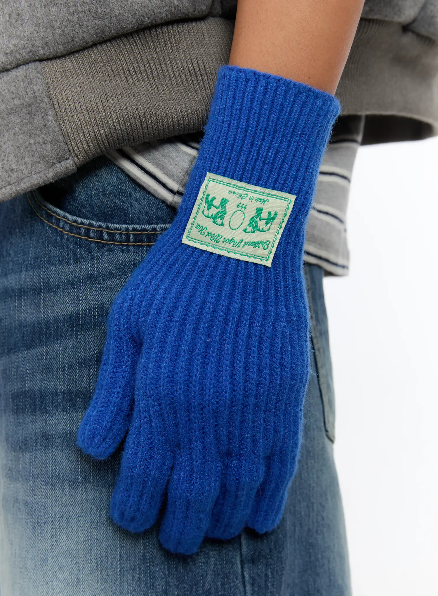 Embroidered Patch Smart Touch Gloves IN512 - Image 3