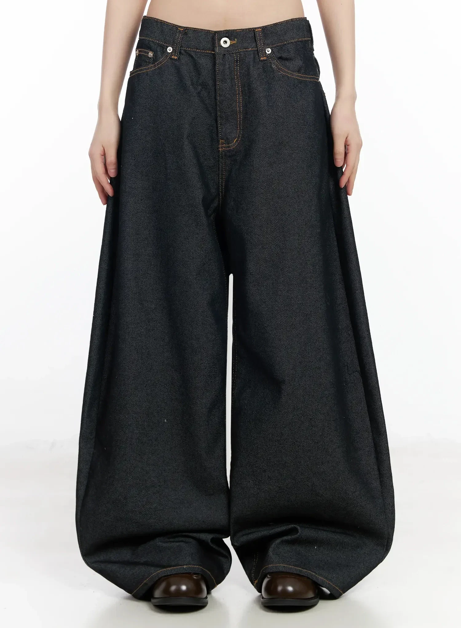 Emiko Wide Leg Buckle Jeans IM523