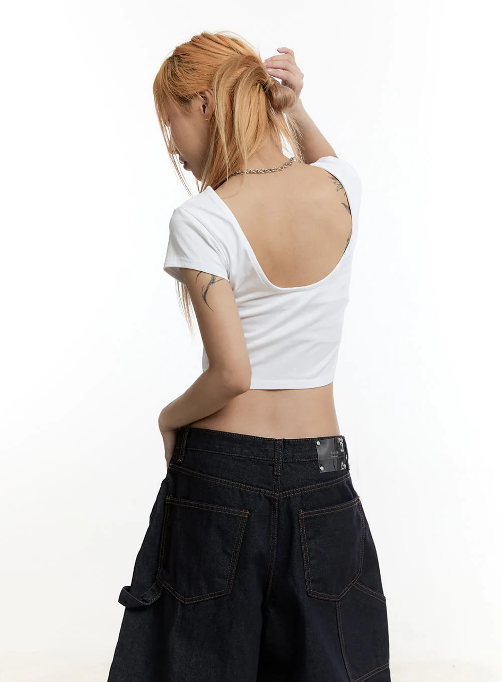 Essential Backless Crop Top CY501 - Image 7