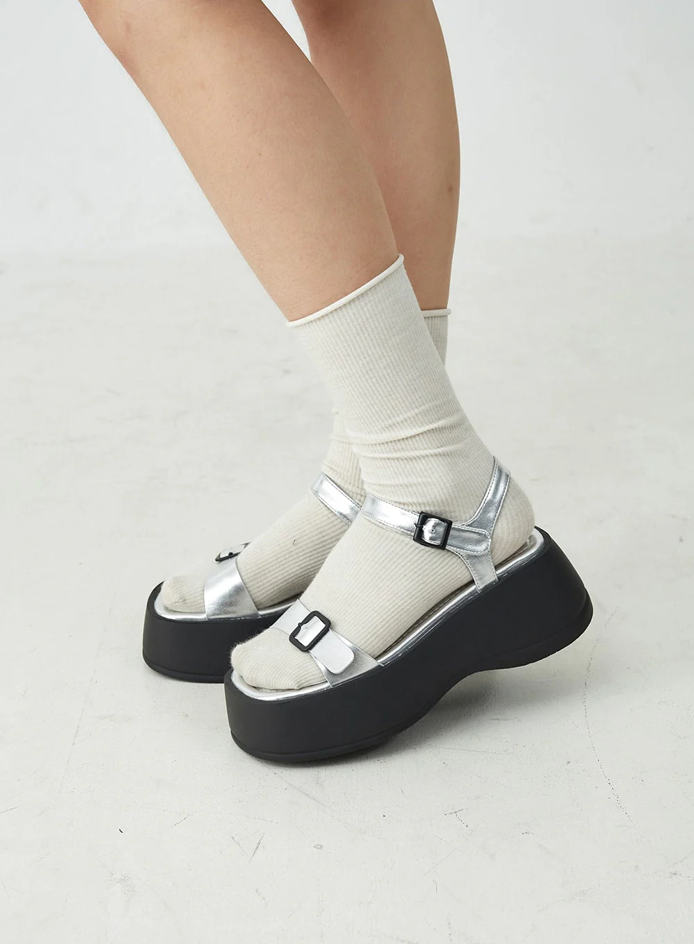 Glossy Double Buckled Chunky Platform Sandals OU14 - Image 5