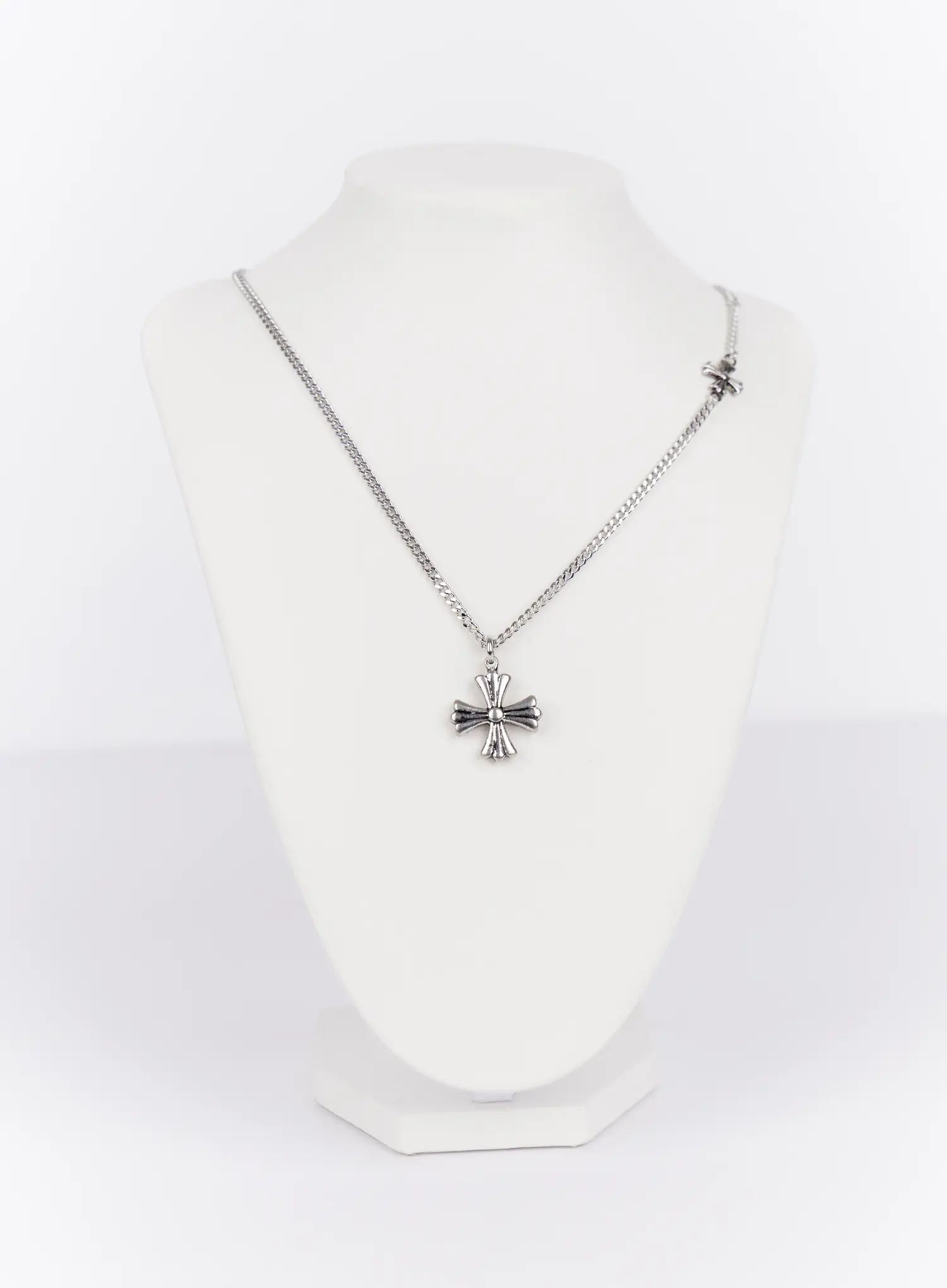 Gothic Cross Necklace IN514 - Image 3