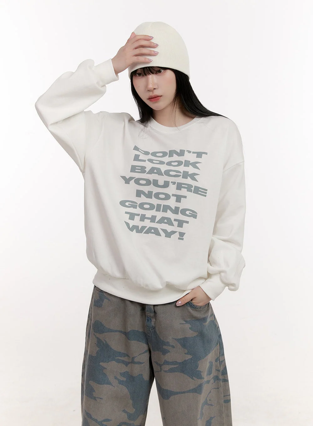Graphic Loose-Fit Sweatshirt CJ529 - Image 7