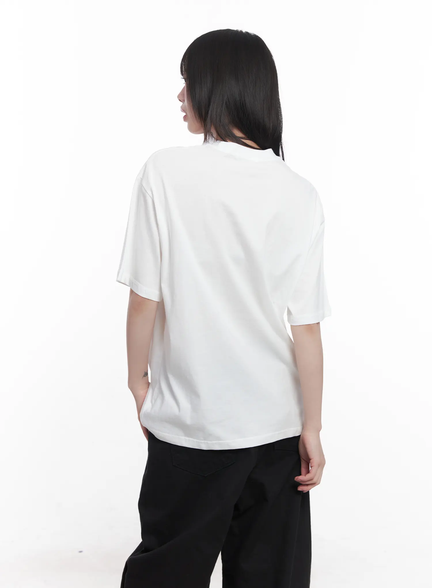 Graphic Relaxed-Fit Tee CU519 - Image 8