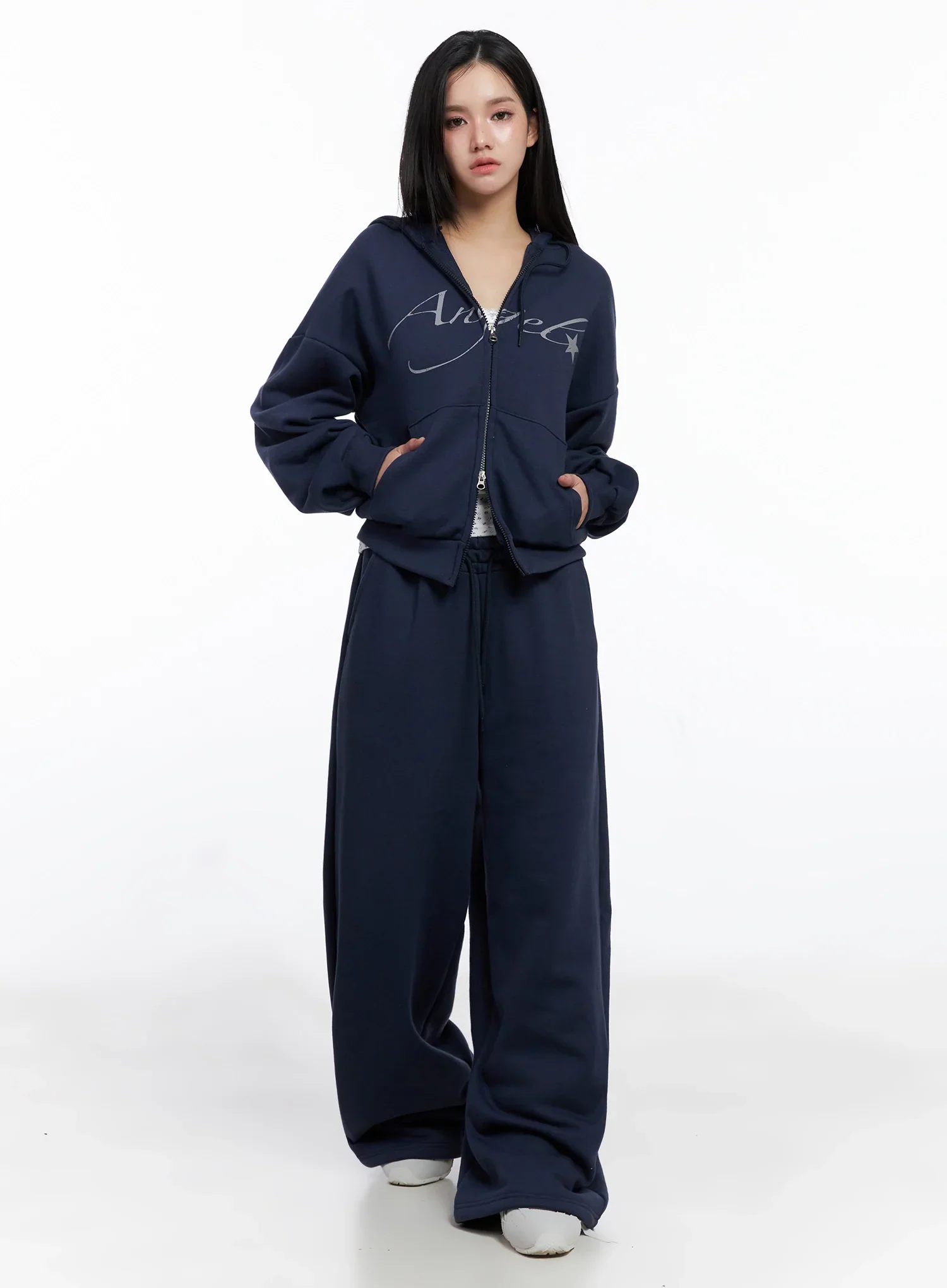 Graphic Wide-Leg Sweatpants IS525 - Image 4