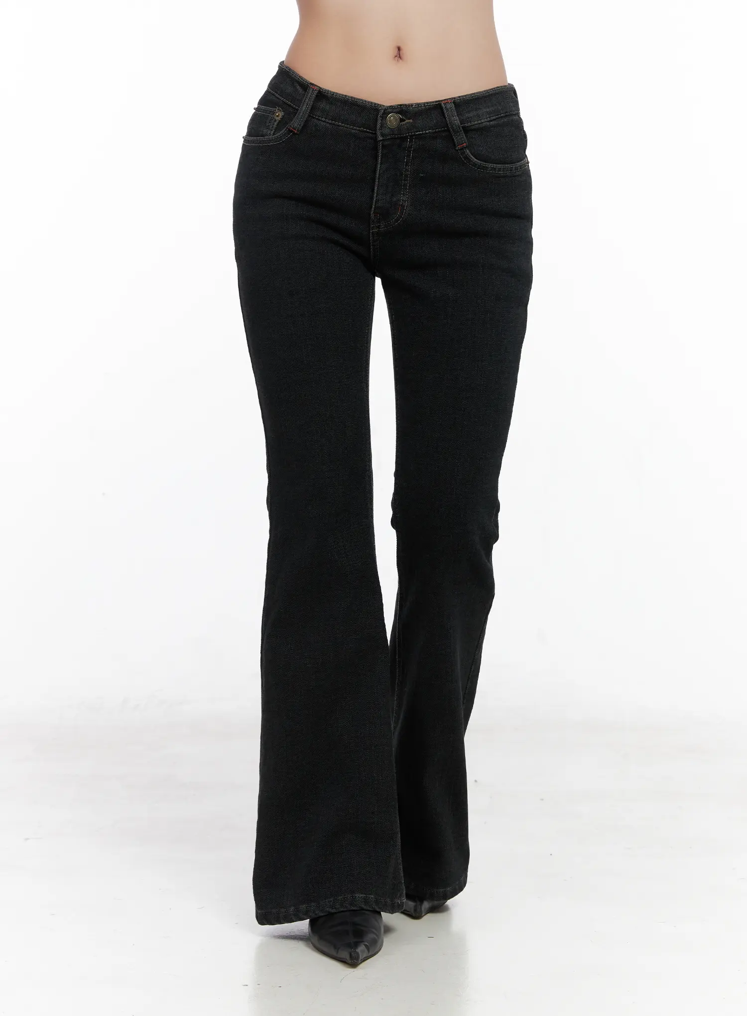 Inaya Low-Rise Flared Hip Pad Jeans CN514