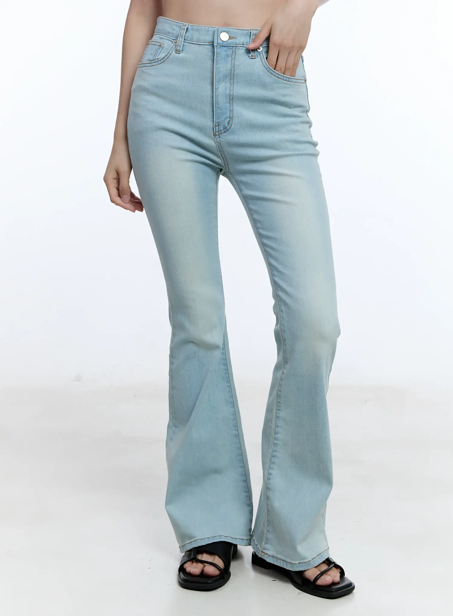 Jimin Light-Wash Flared Jeans CU513 - Image 8